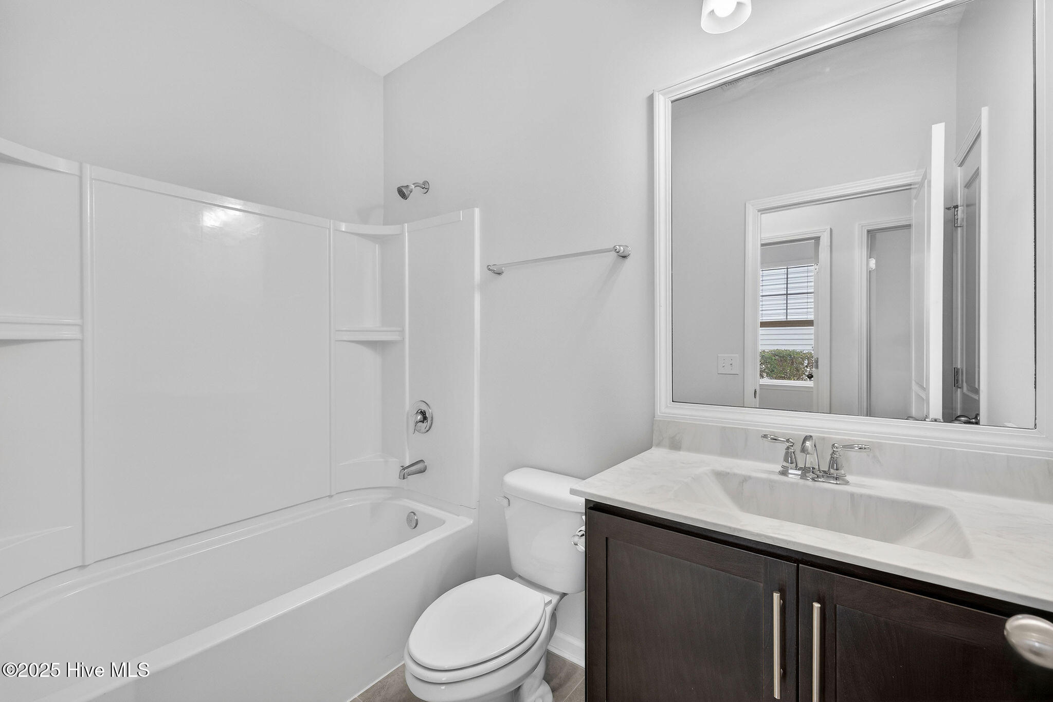 100545229 | Photo 25