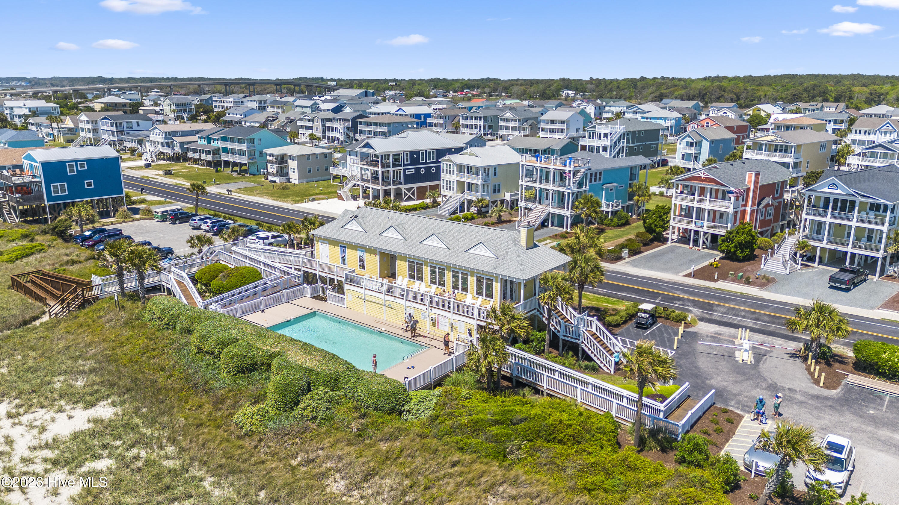 100553830 | Photo 70