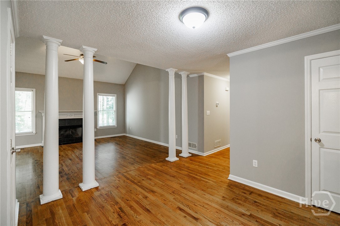 1220 Twelve Oaks Circle