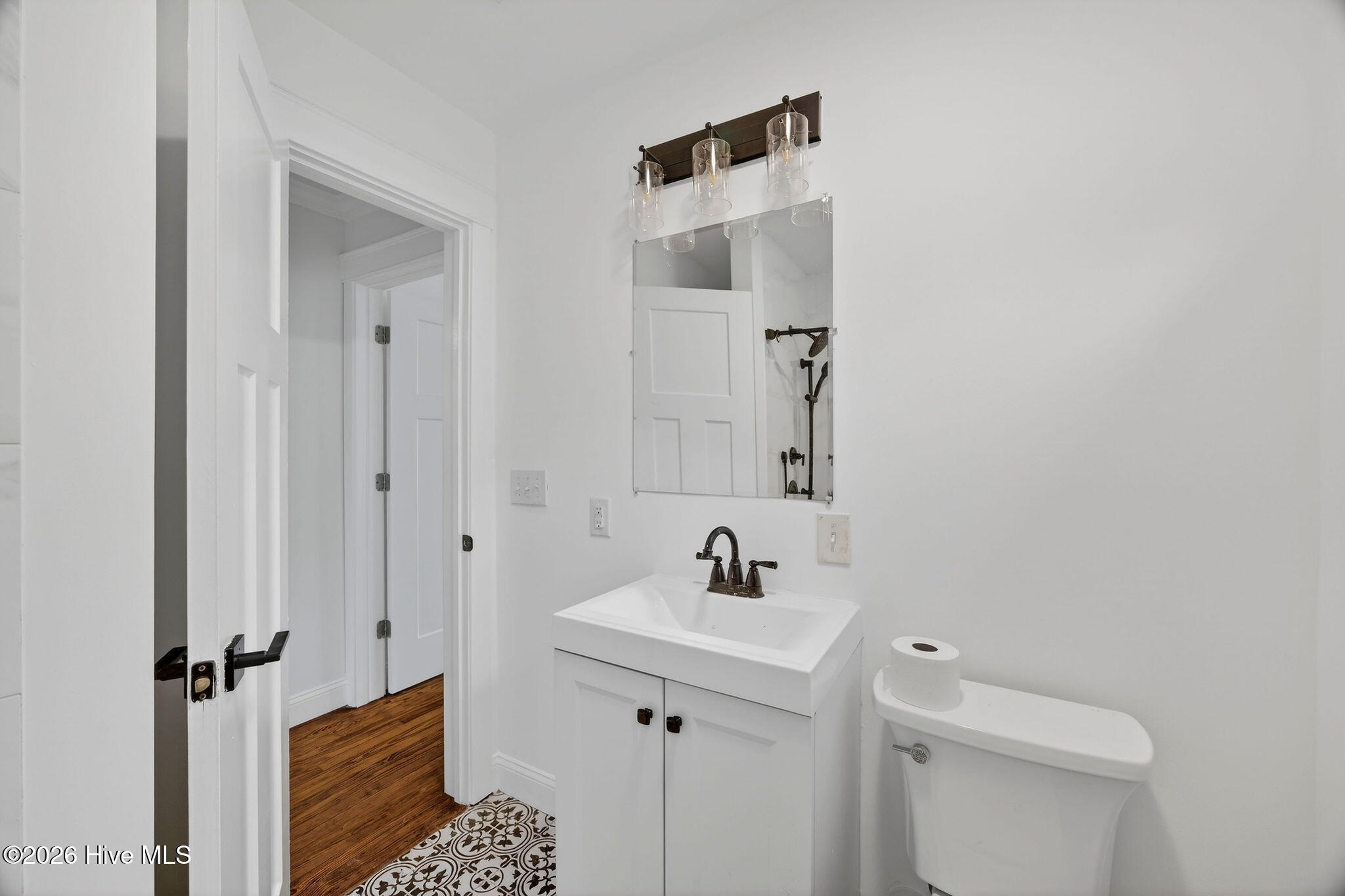 100549364 | Photo 21