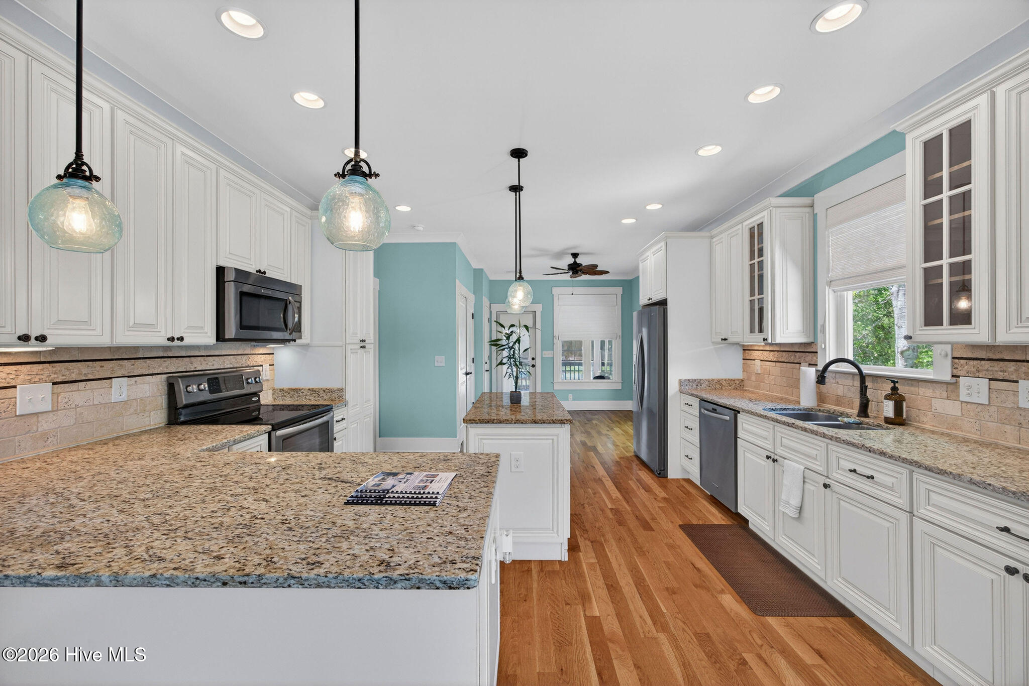 100548622 | Photo 17