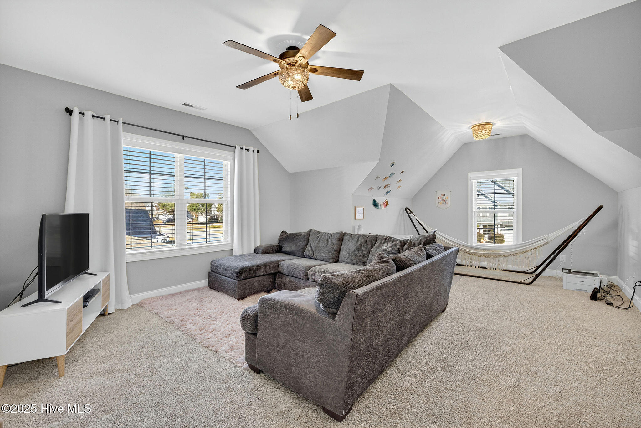 100541825 | Photo 39