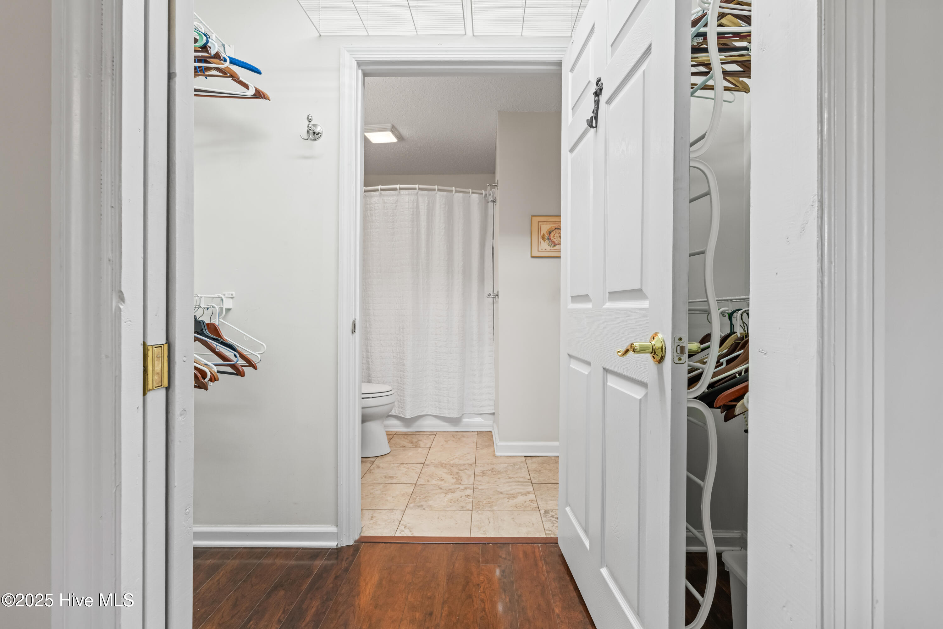 100549629 | Photo 15