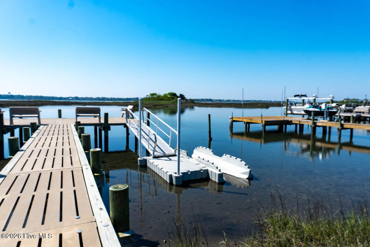 100569264 | Photo 37