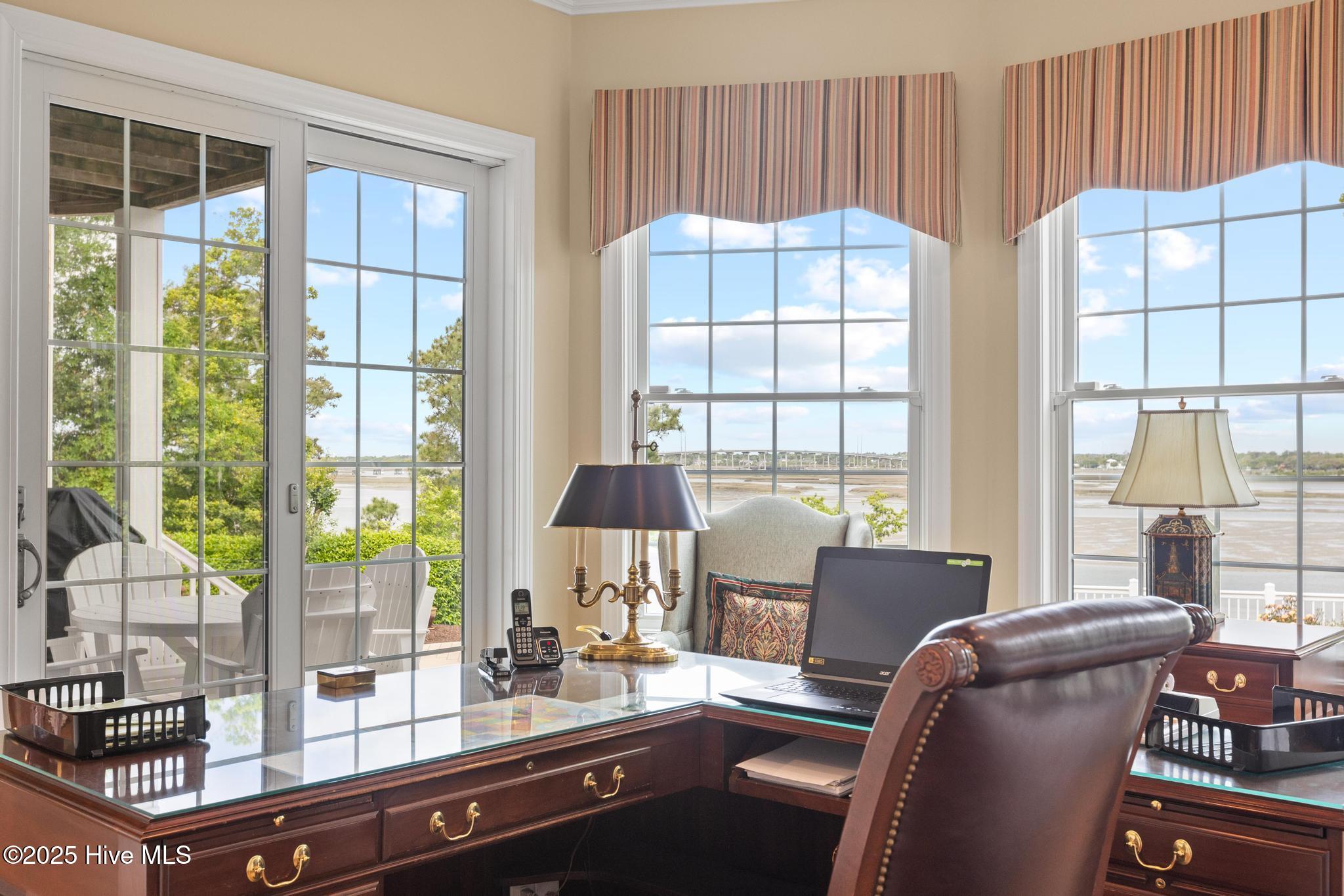 100567588 | Photo 16