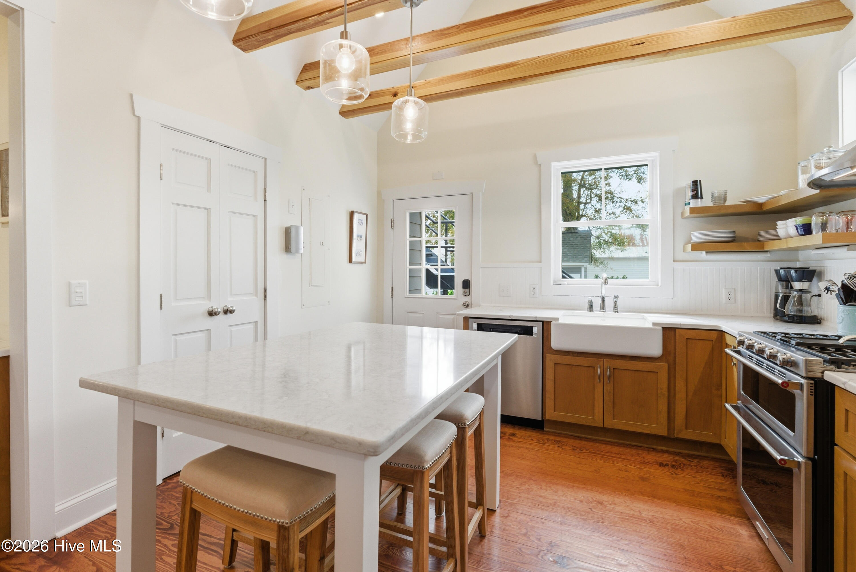 100567578 | Photo 25