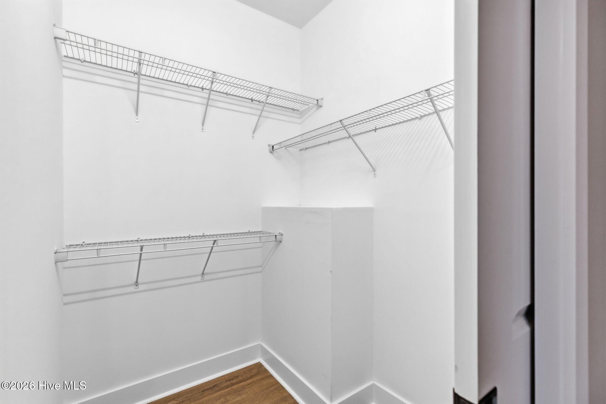 100562420 | Photo 18