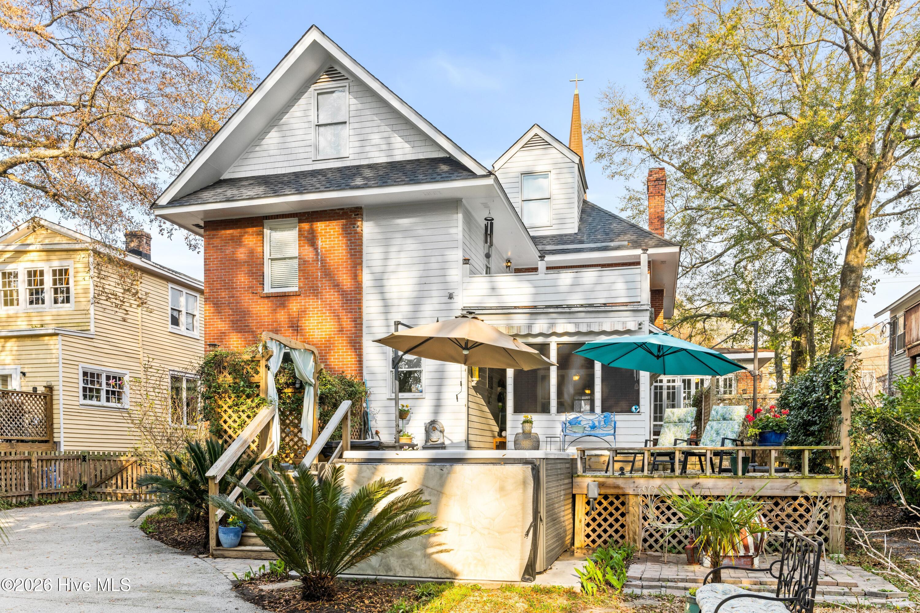 100560142 | Photo 49