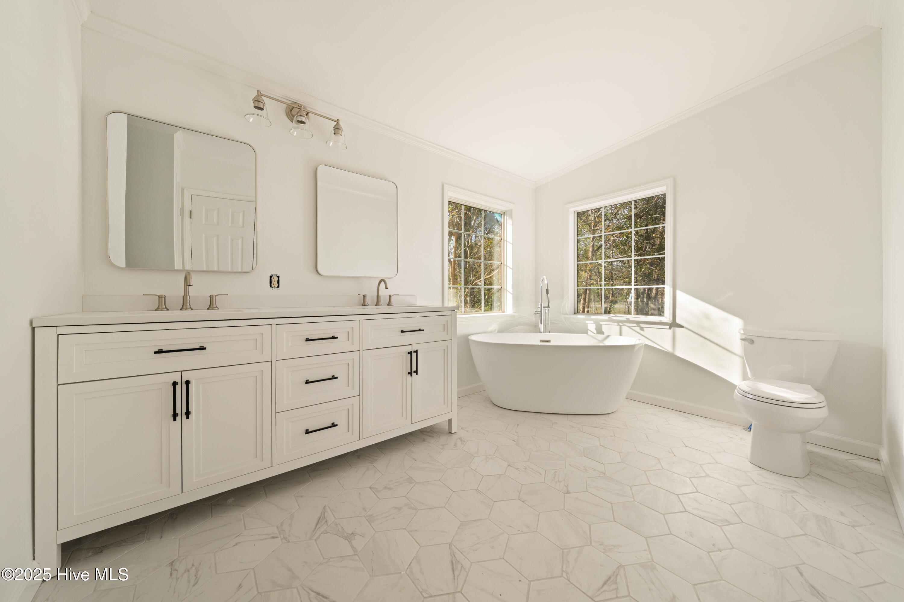 100541471 | Photo 13