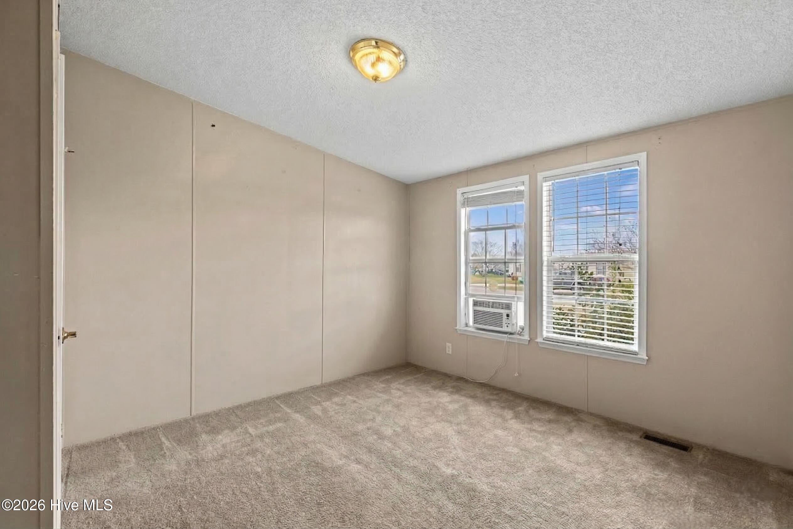 100561746 | Photo 18