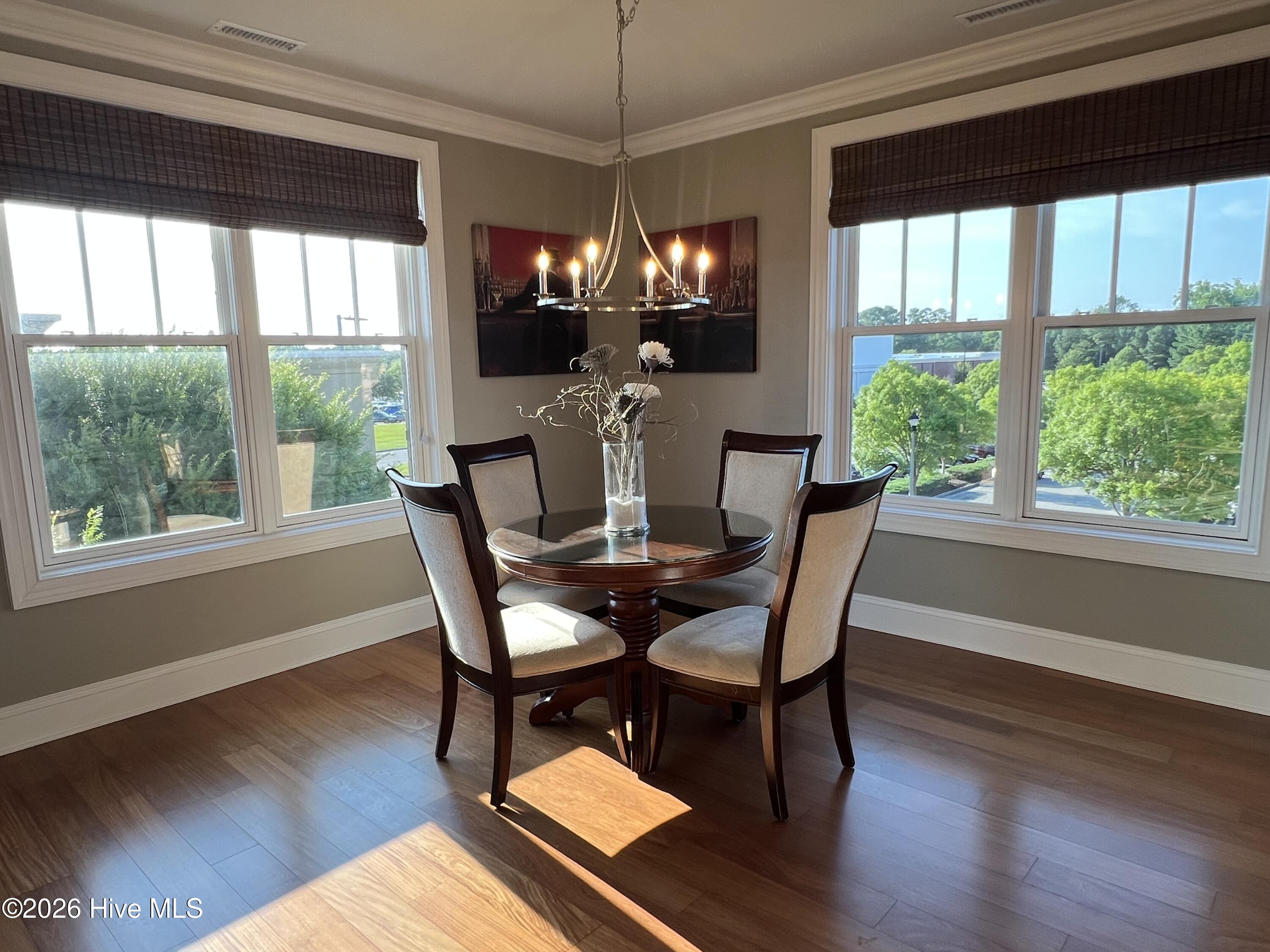 100565010 | Photo 12