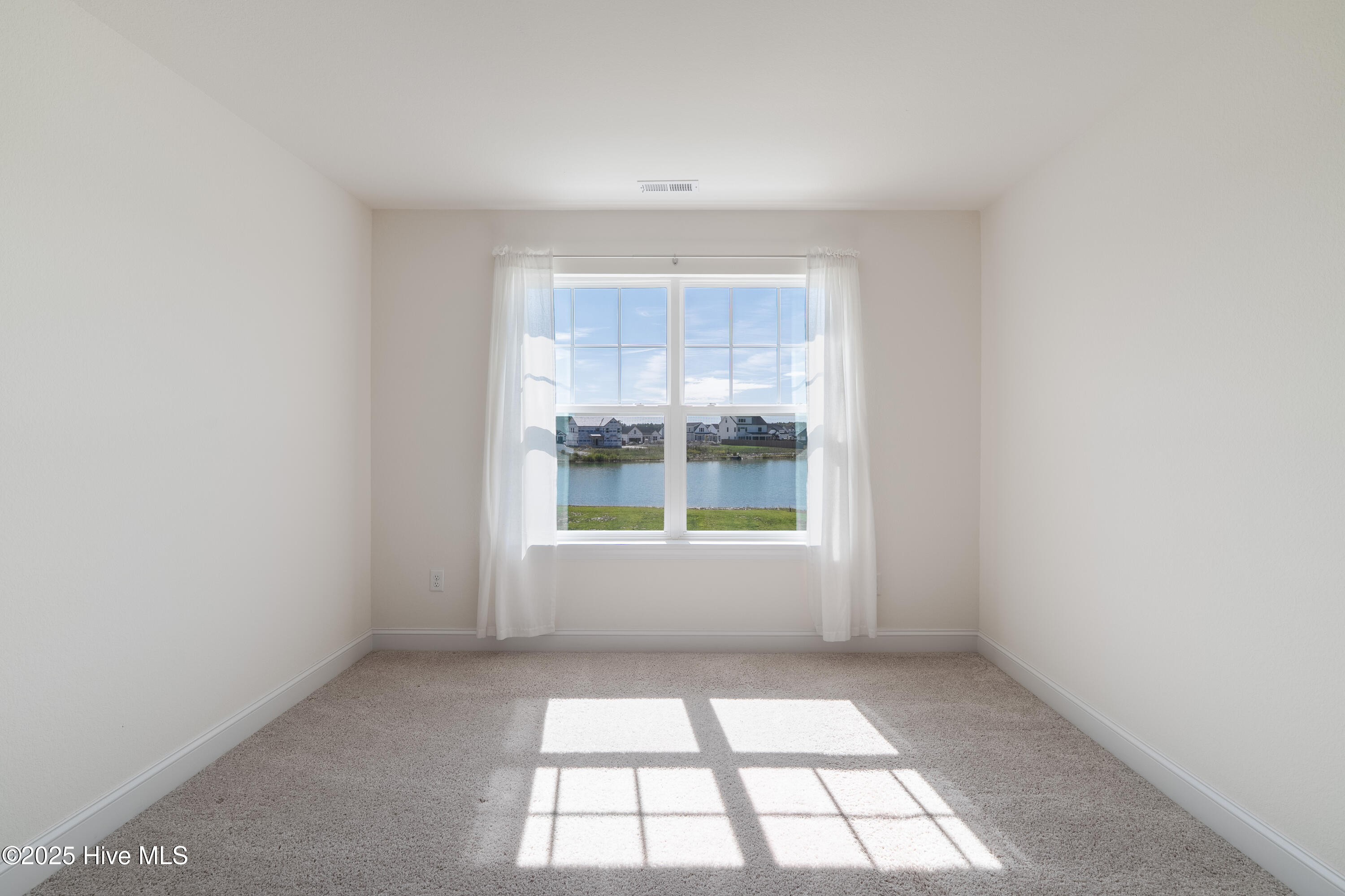 300 Farmstead Loop, Moyock, NC, 27958