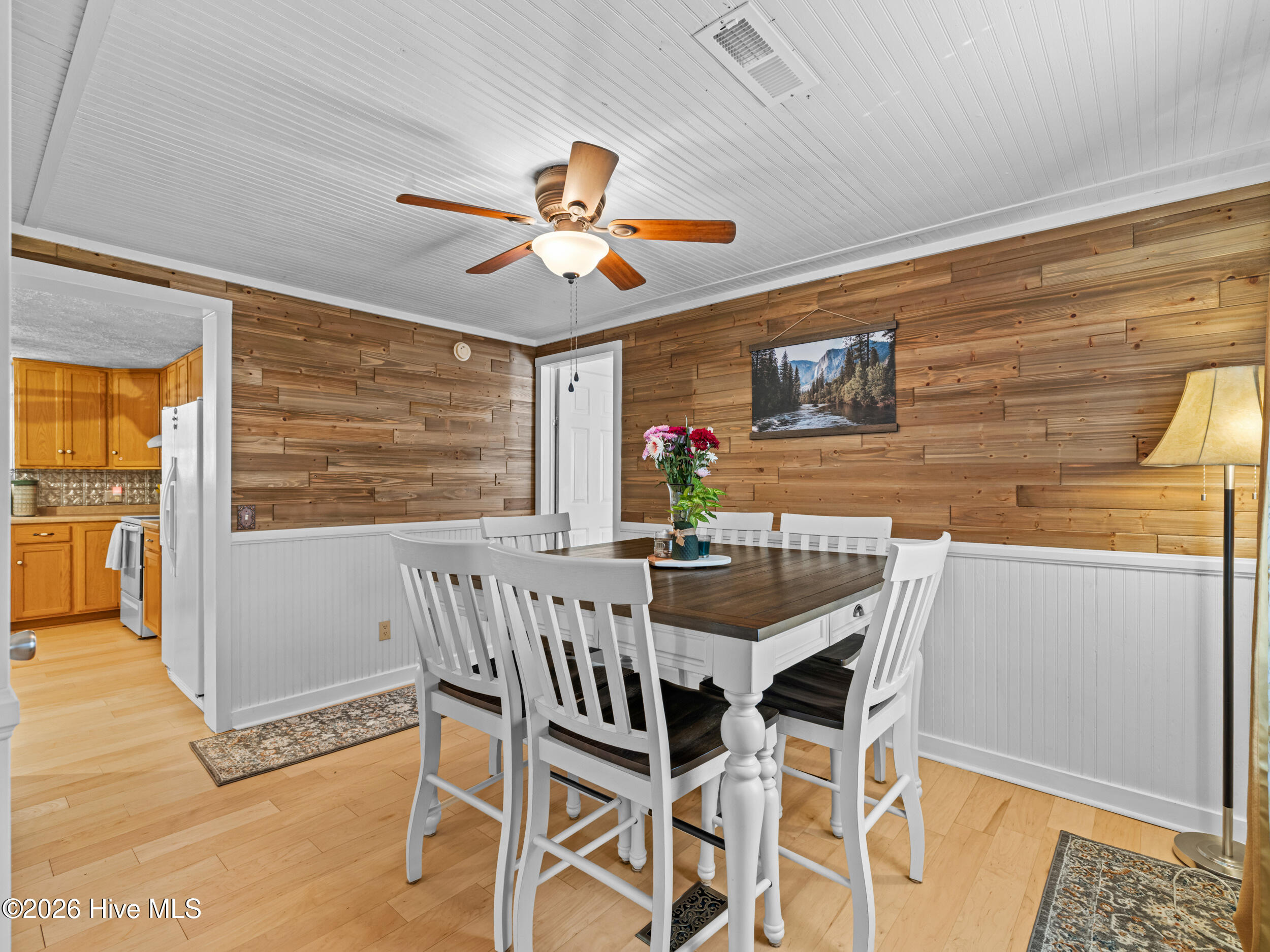 100556387 | Photo 26