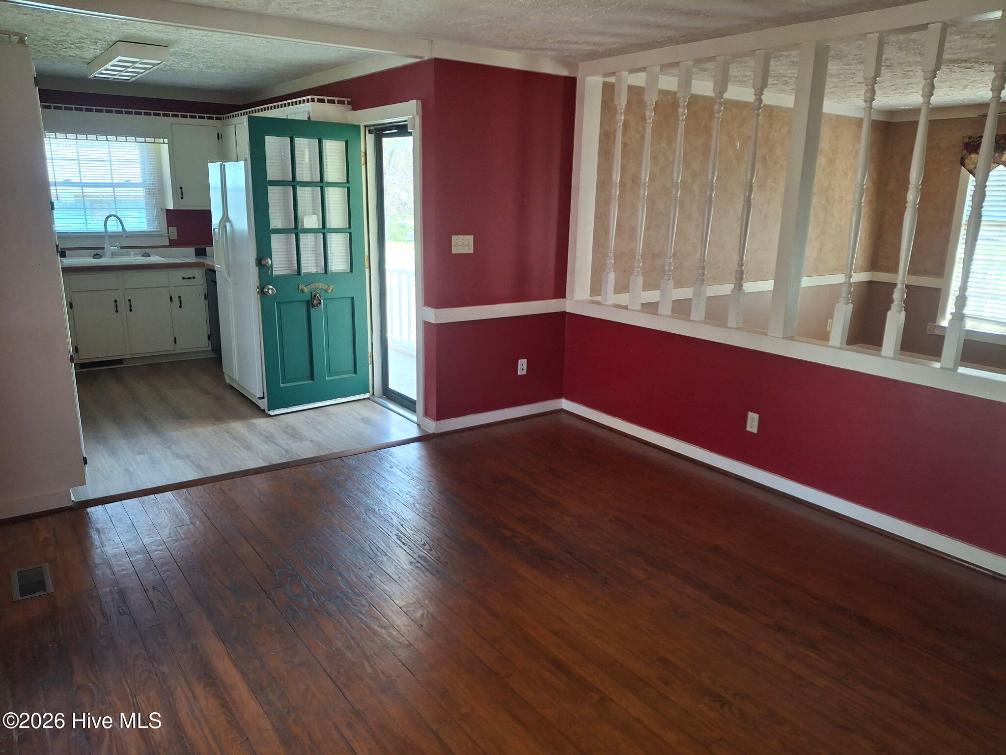 100559129 | Photo 11