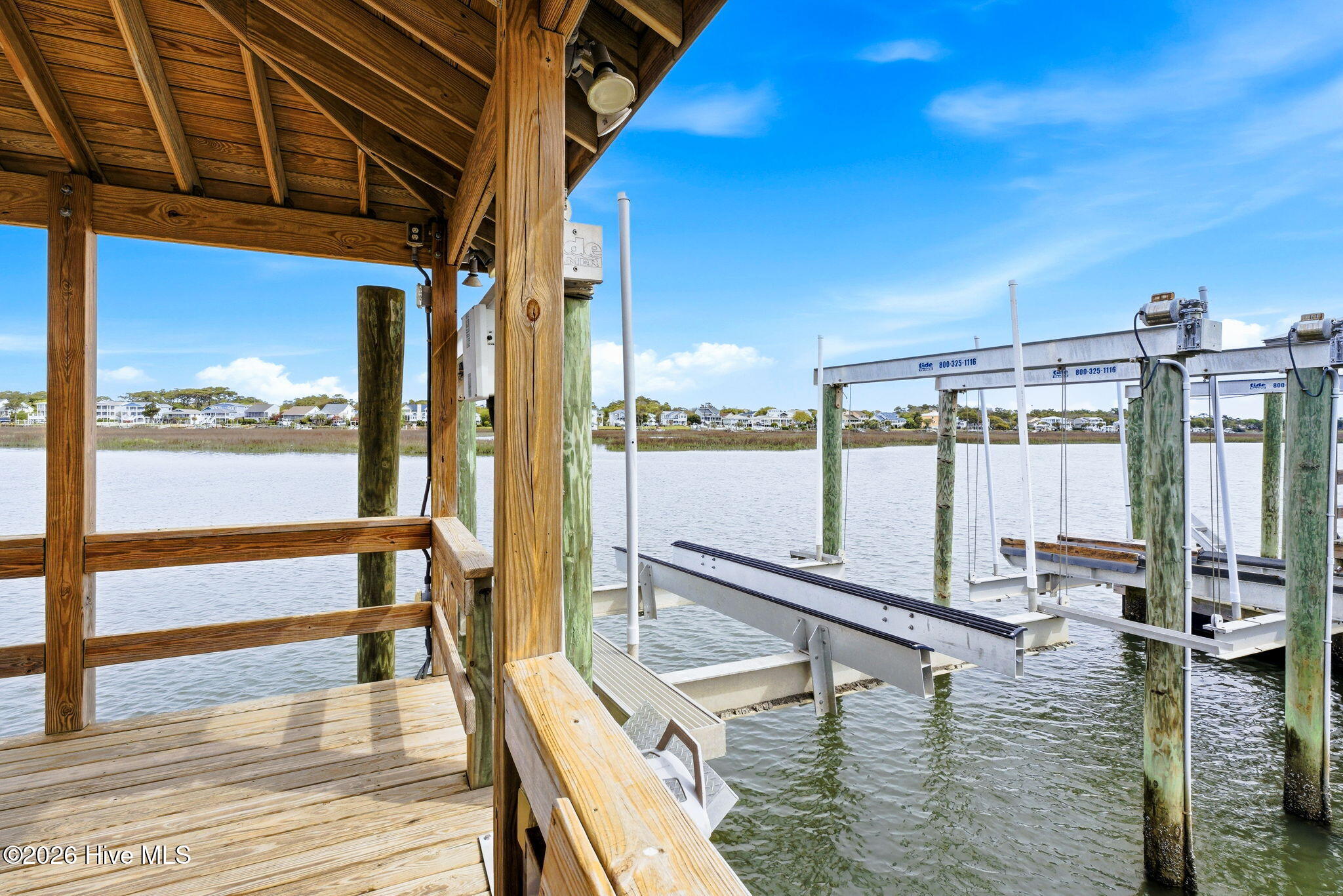 100564360 | Photo 44