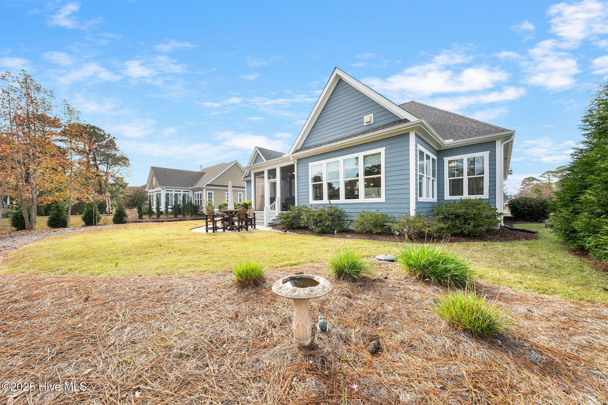 100547270 | Photo 26