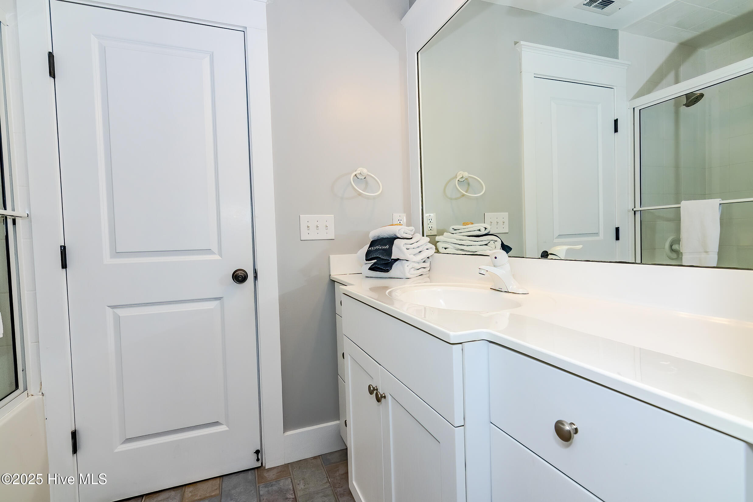 100528350 | Photo 20