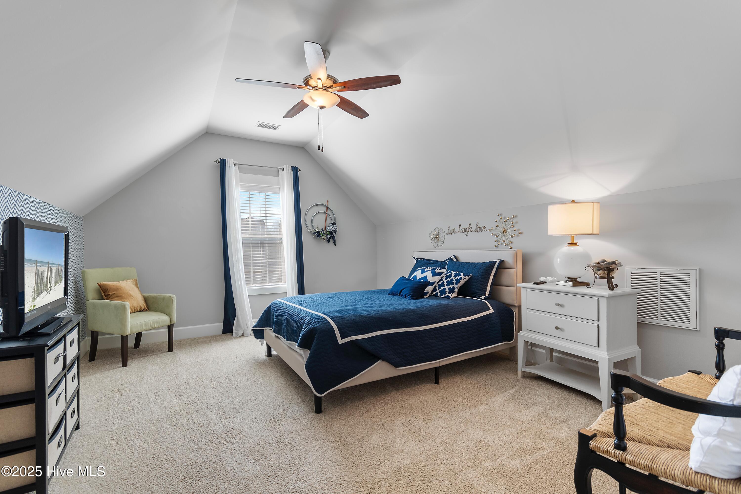 100537733 | Photo 52