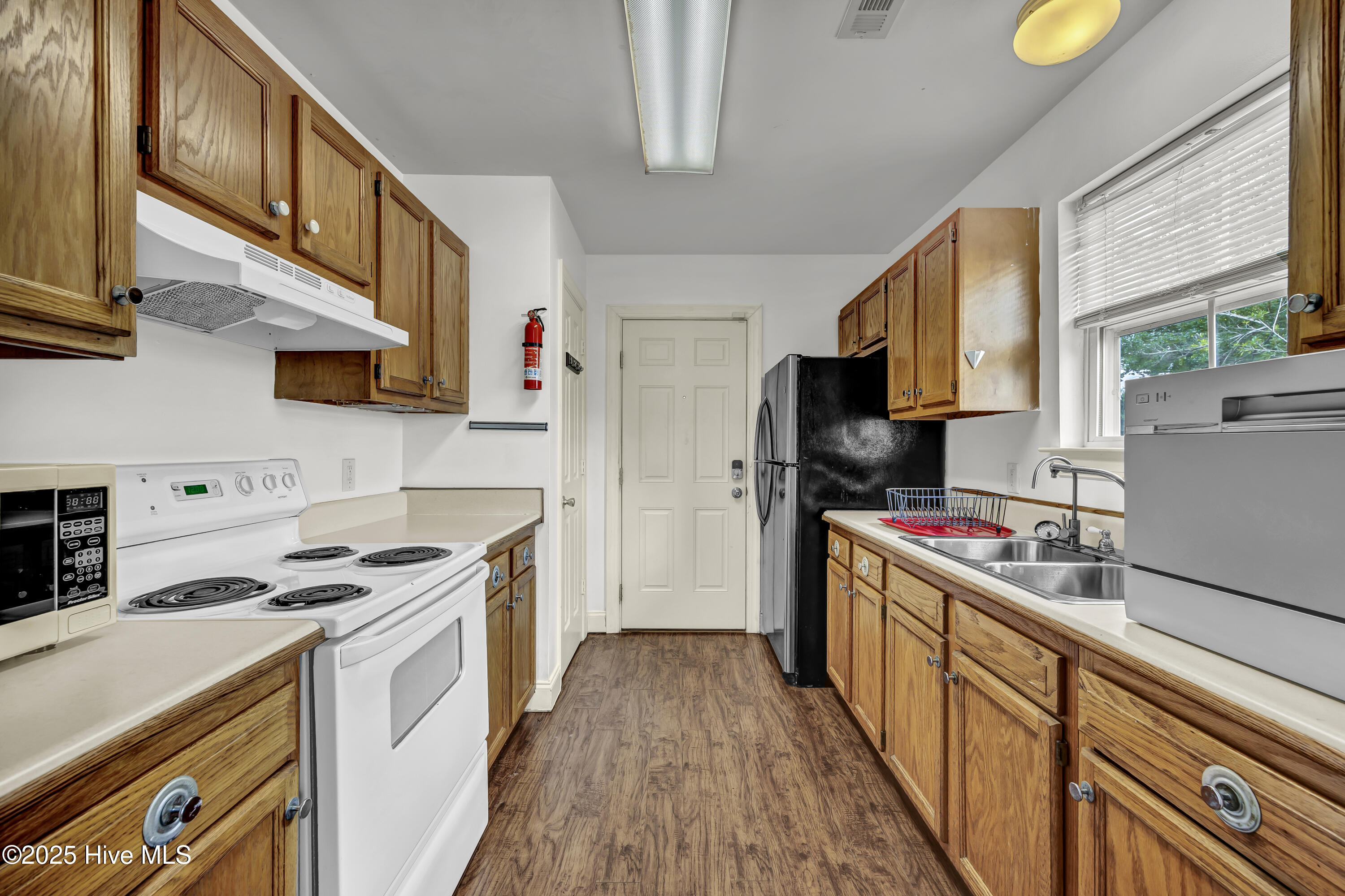 100523504 | Photo 11