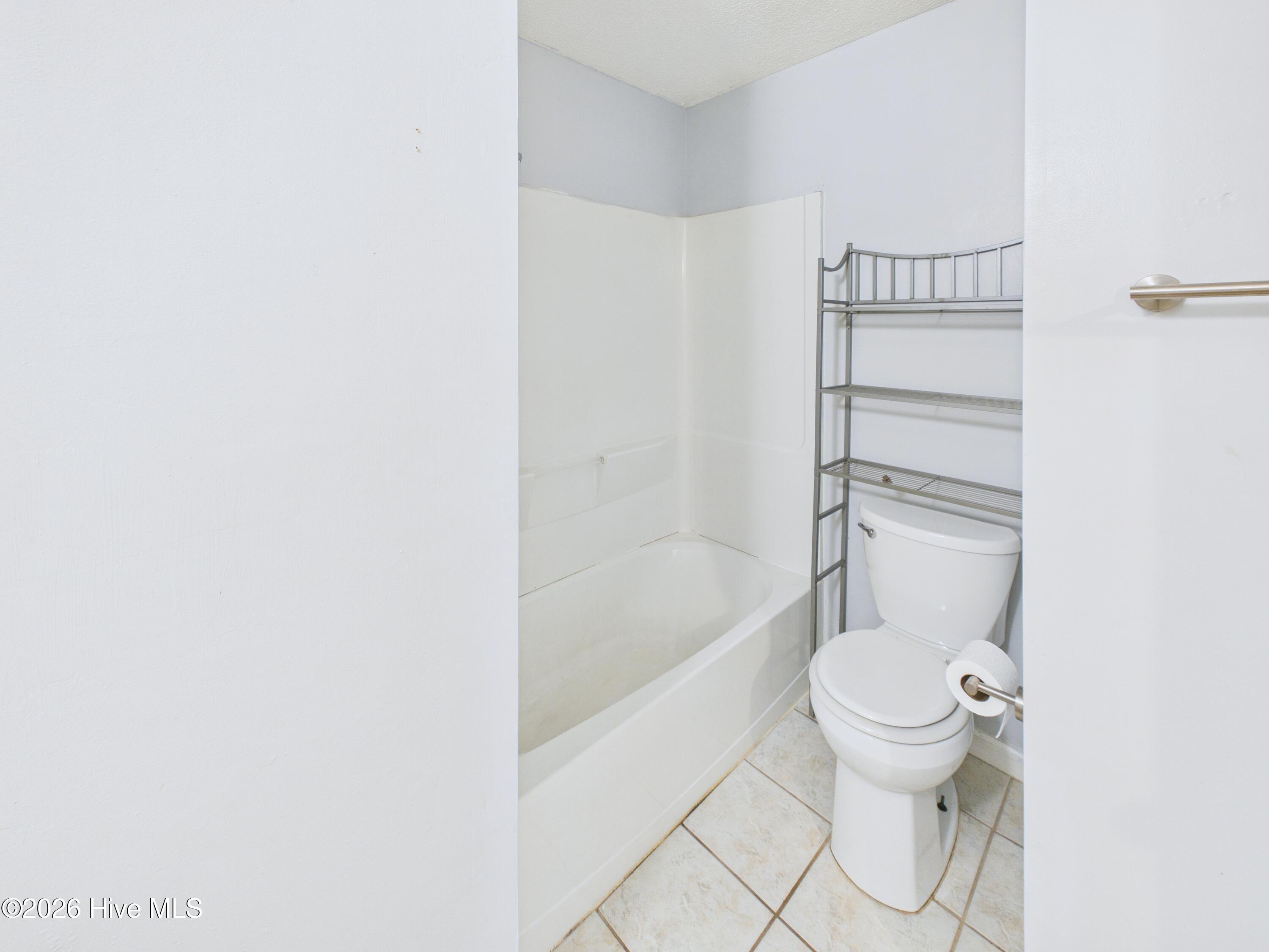 100584285 | Photo 27