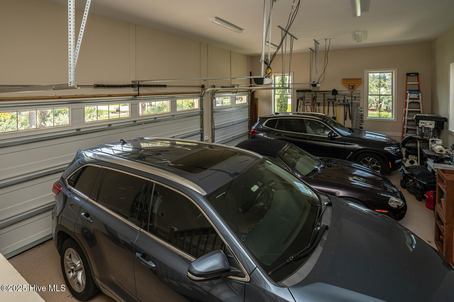 100514685 | Photo 76