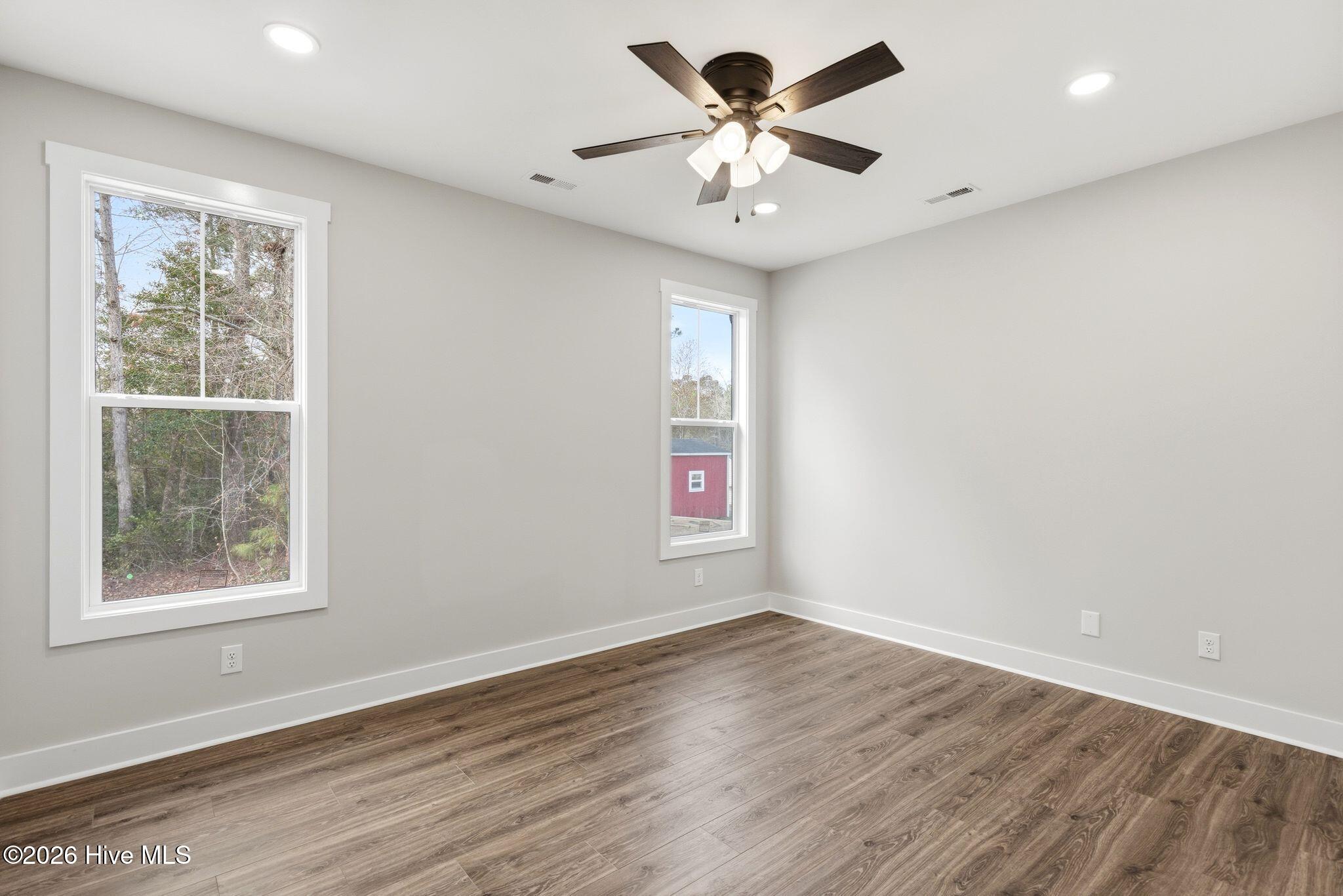 100559286 | Photo 20