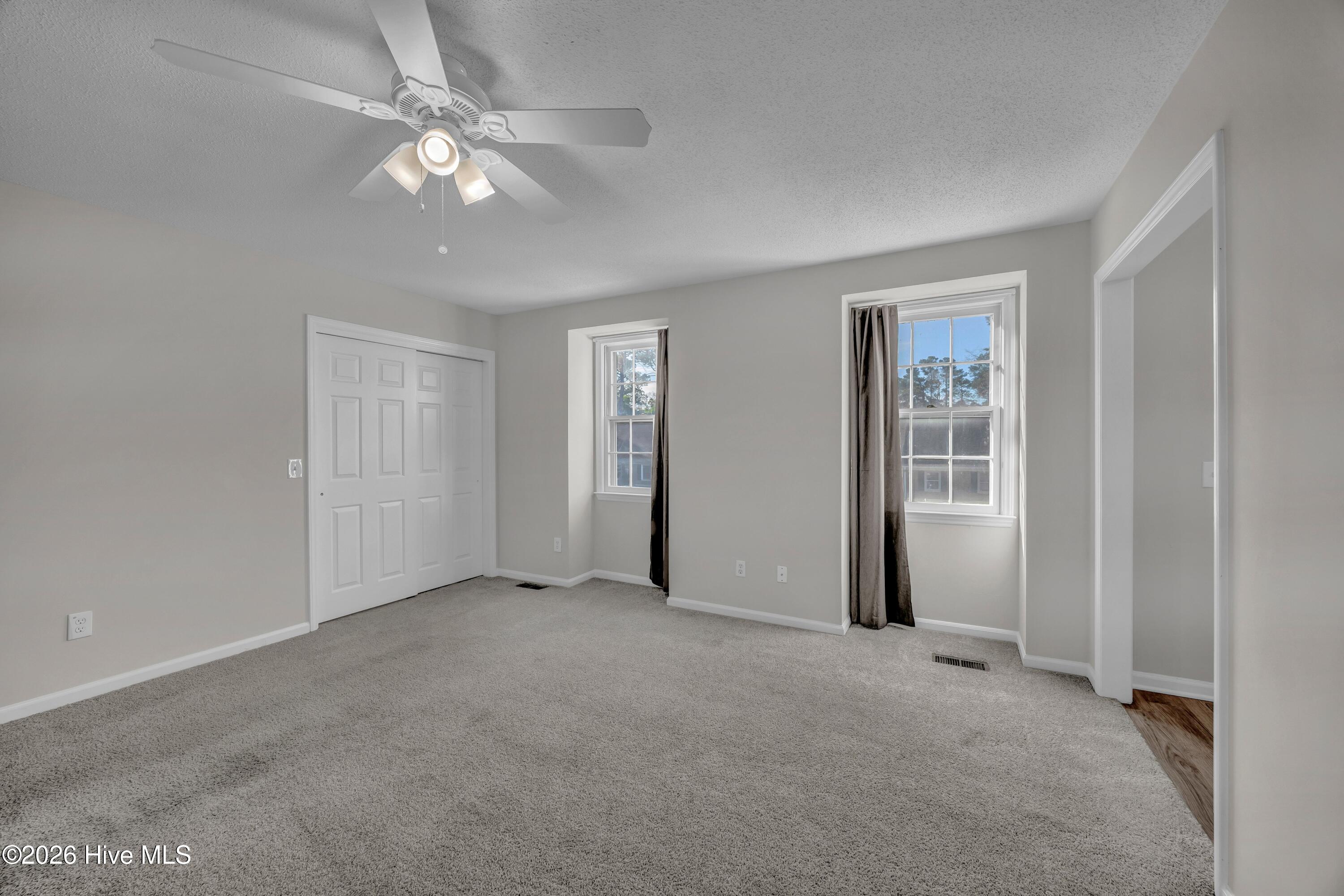 100549703 | Photo 14