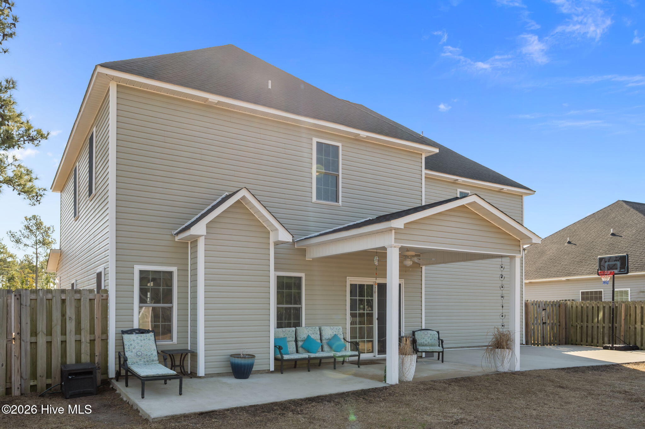 100554000 | Photo 49