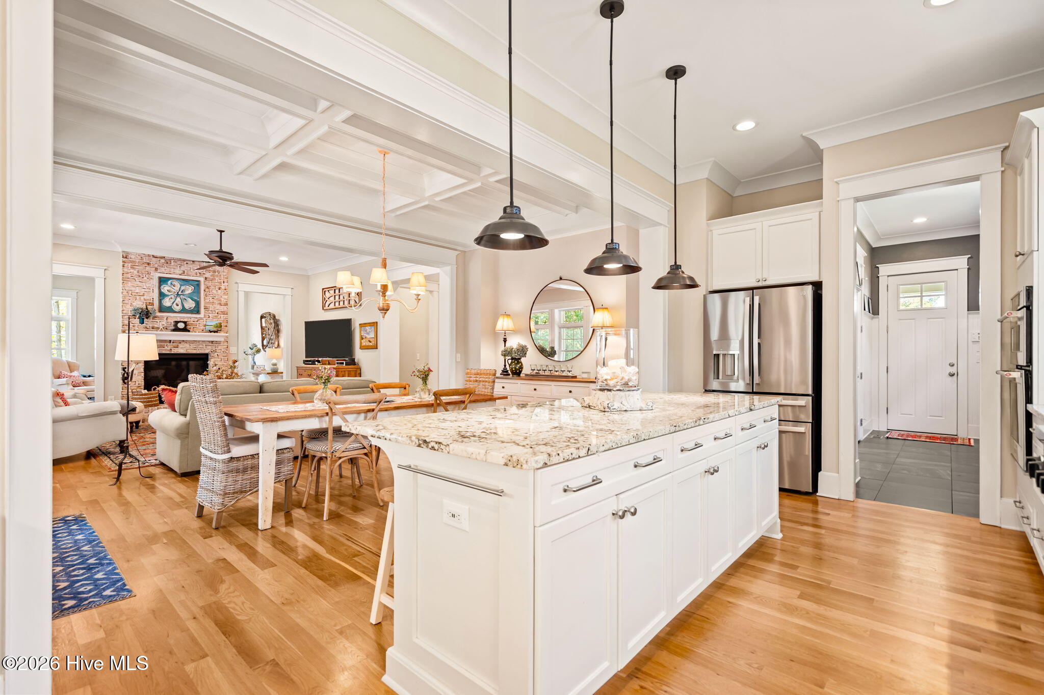 100567886 | Photo 18