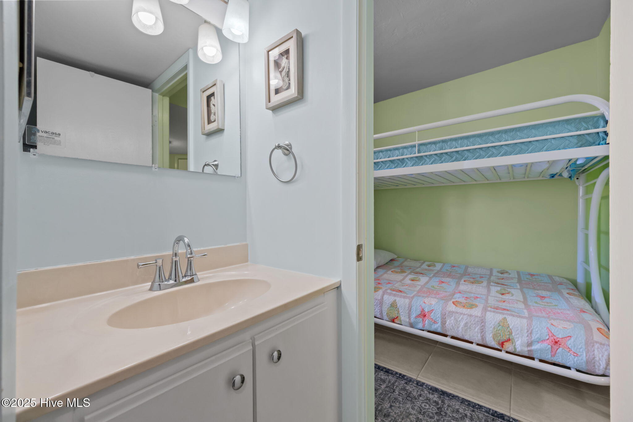 100543704 | Photo 22