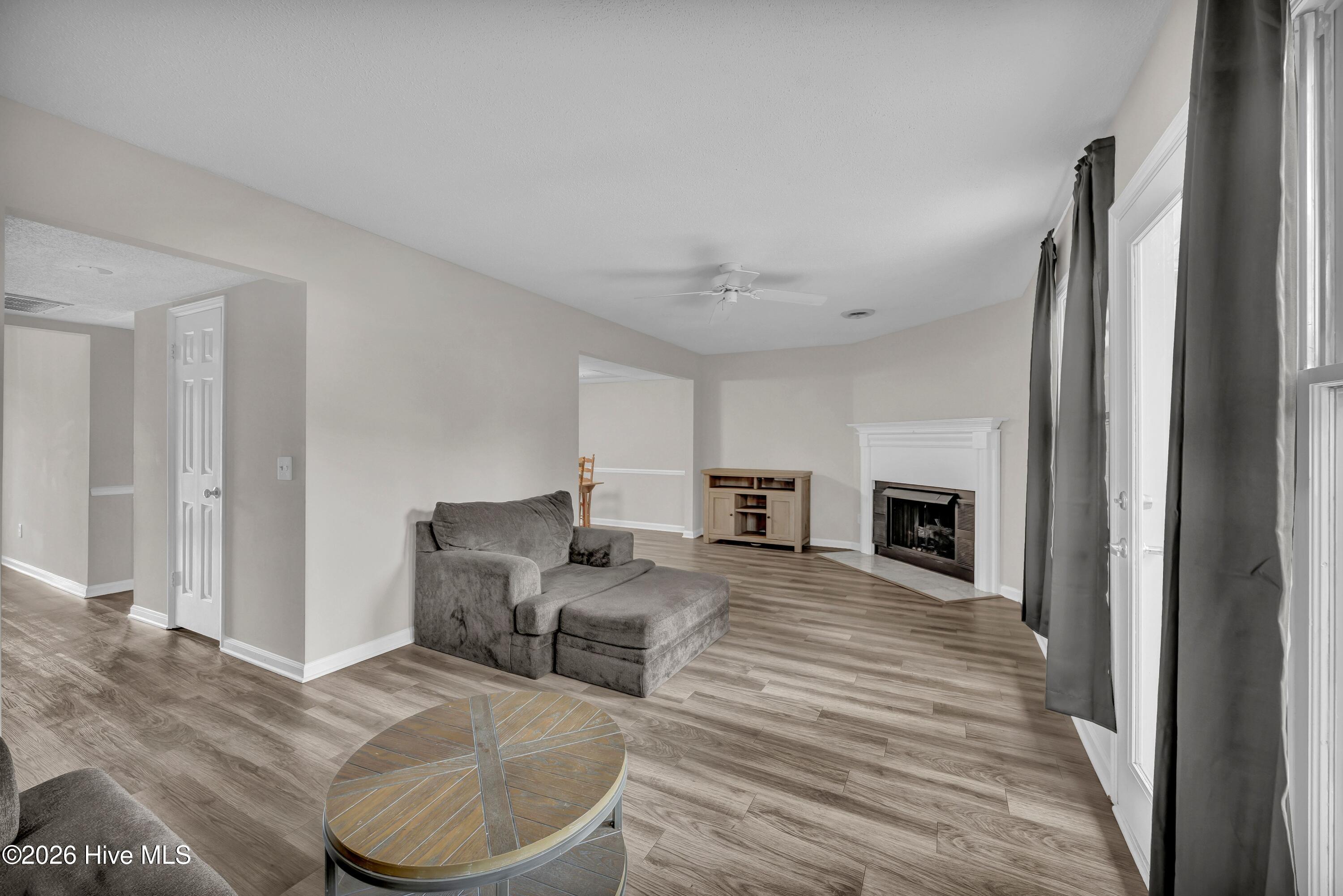 100549703 | Photo 10