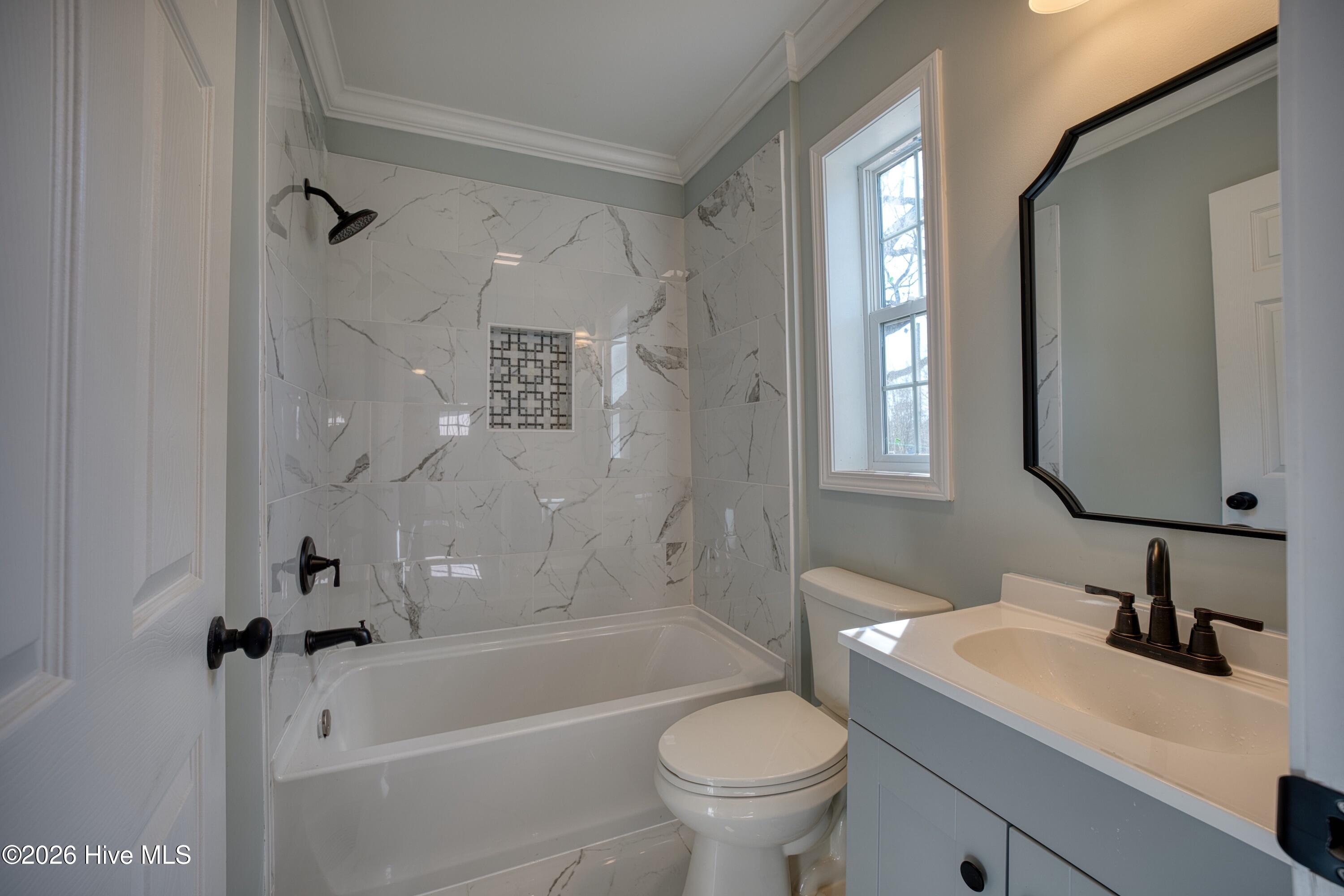 Undisclosed Address, Farmville, NC, 27828