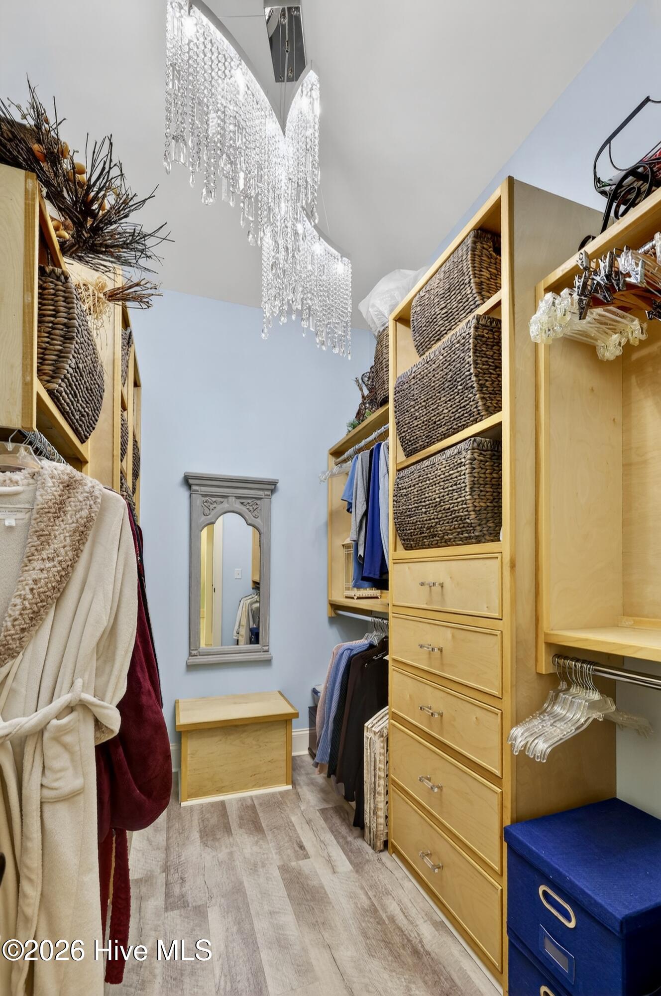 100559035 | Photo 23