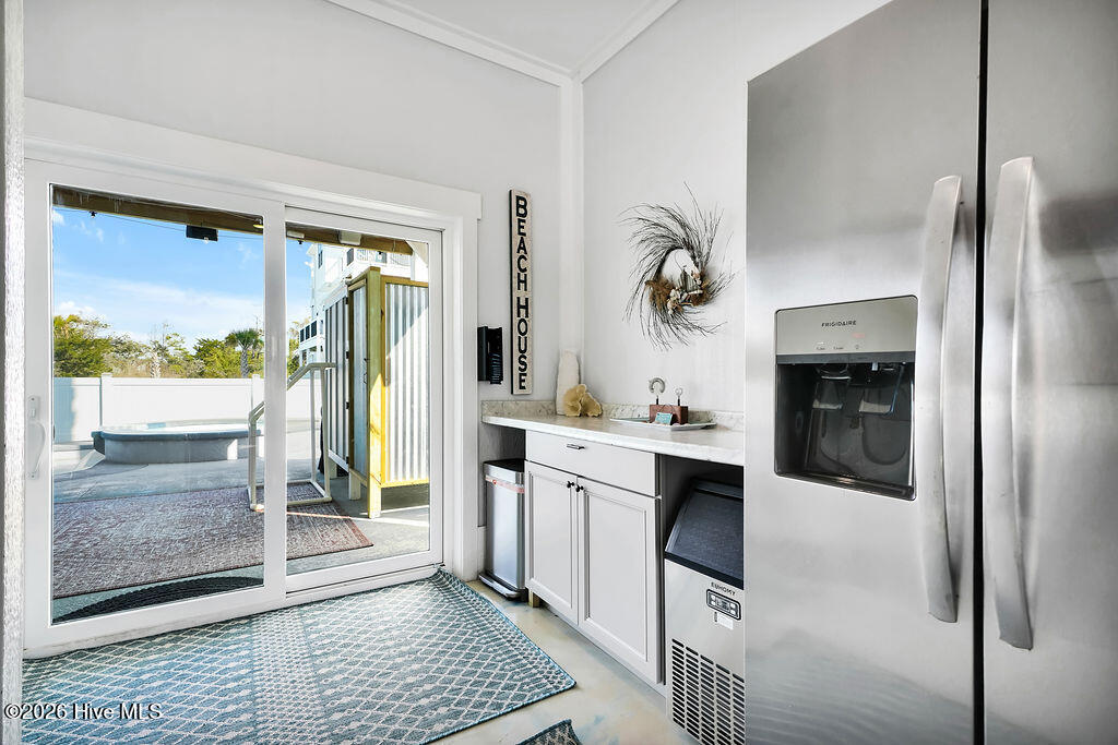 100560016 | Photo 54