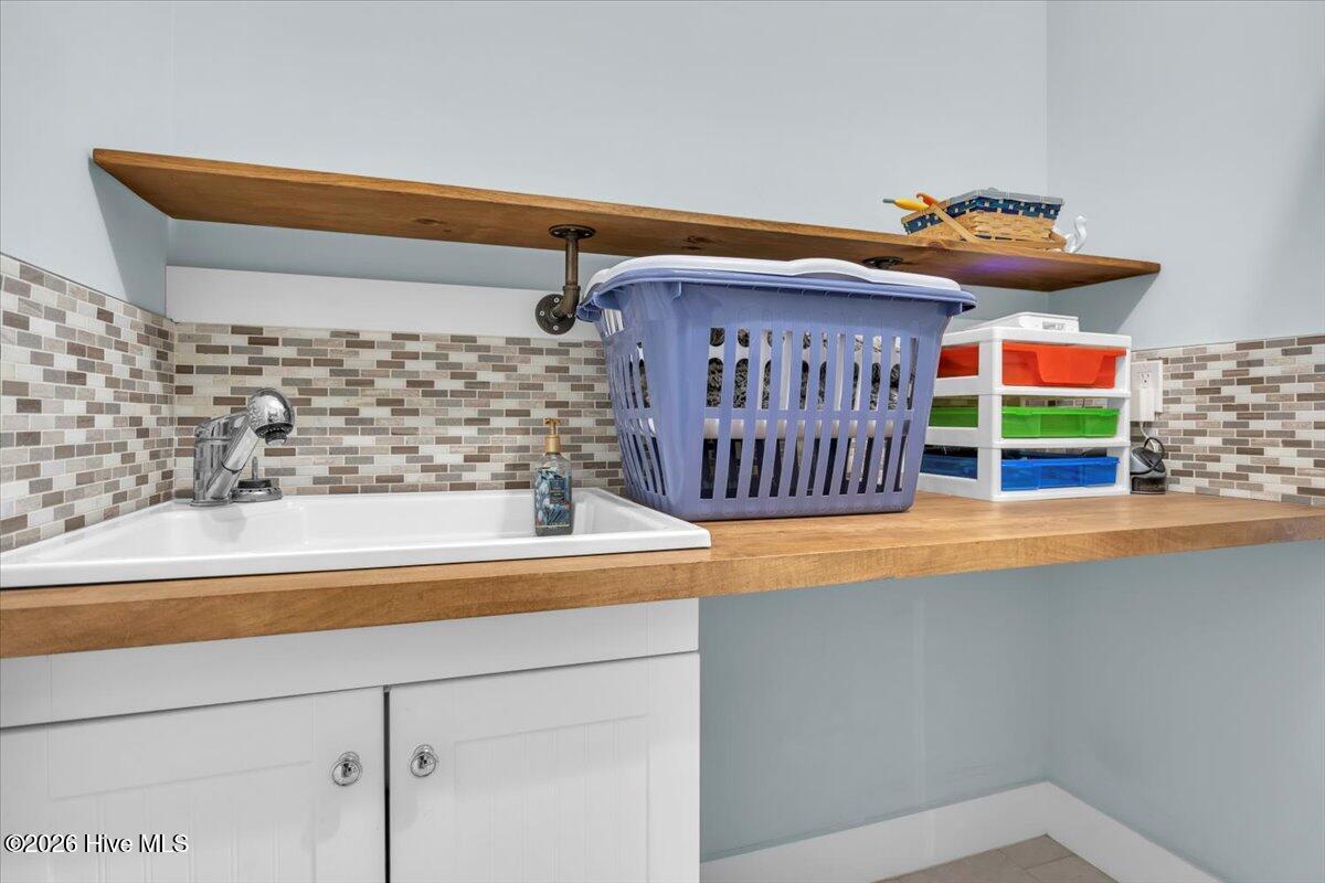 100552702 | Photo 38