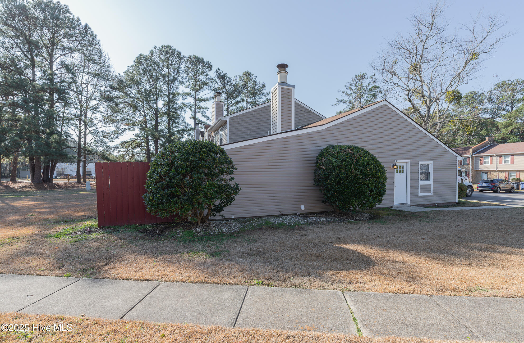 100546793 | Photo 34