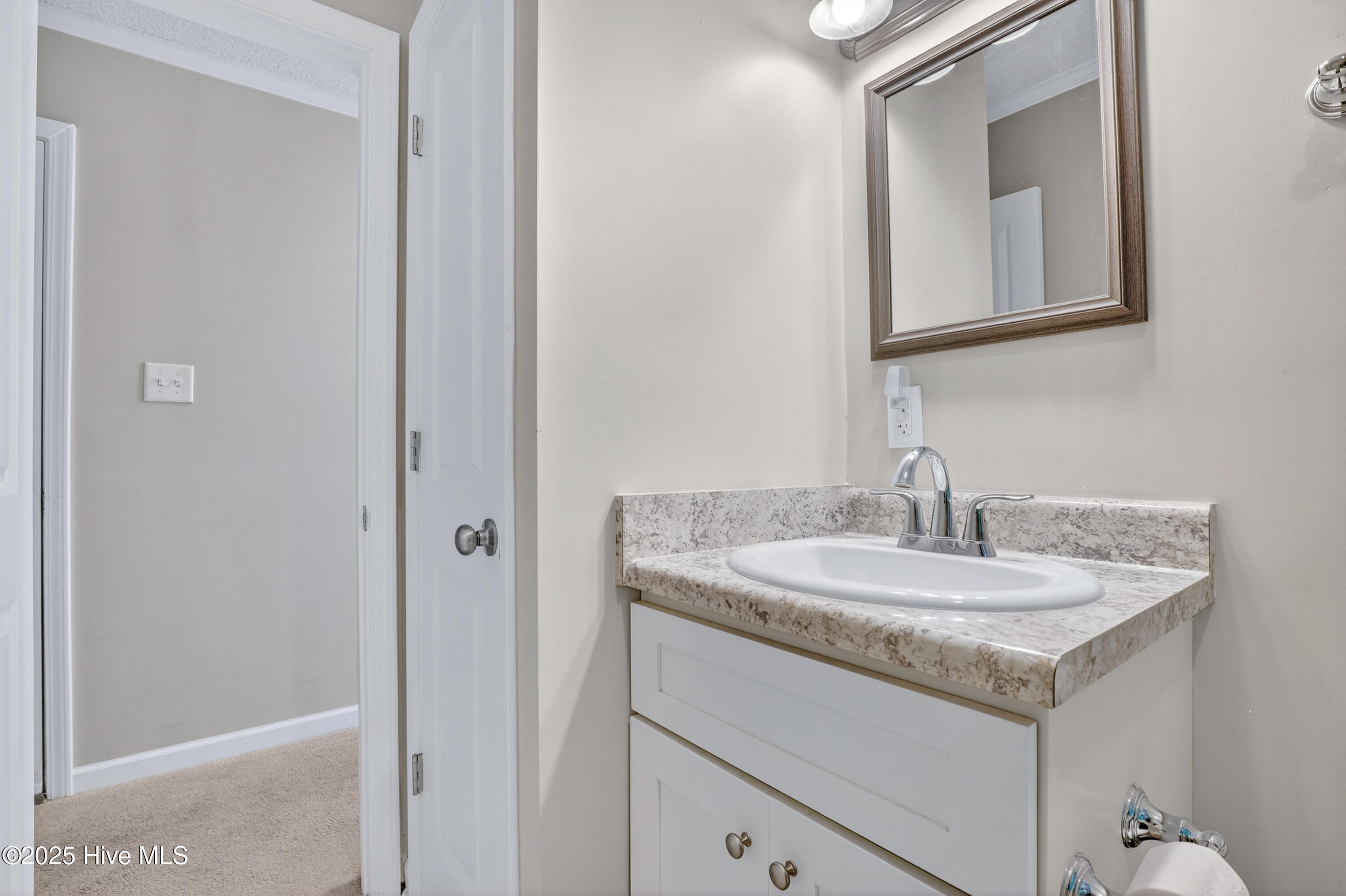 100534180 | Photo 10