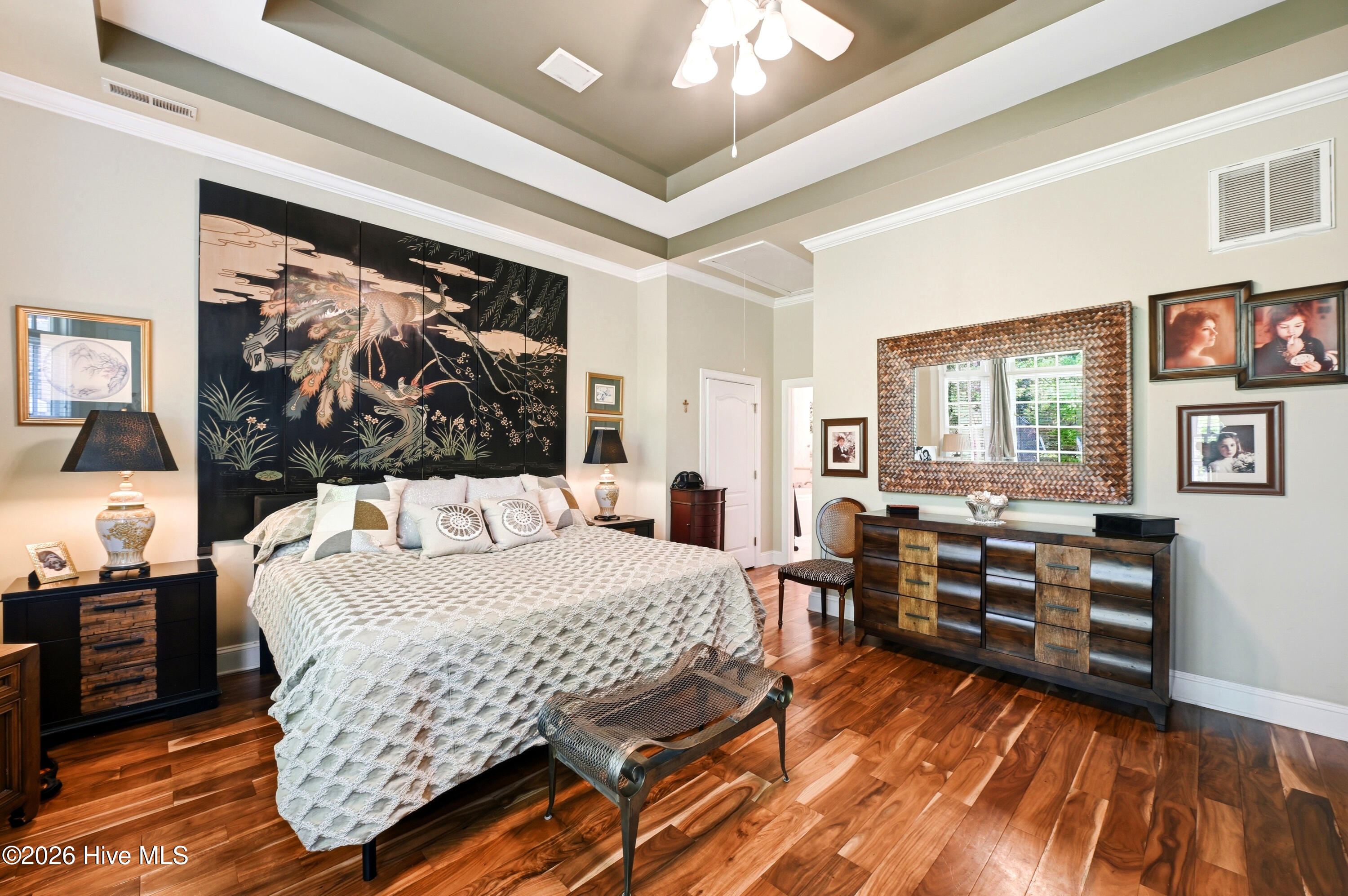 100567999 | Photo 22