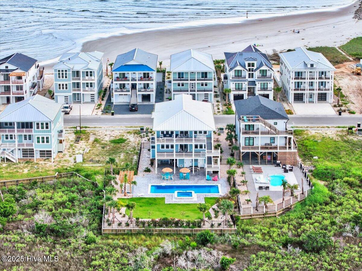 100527813 | Photo 54