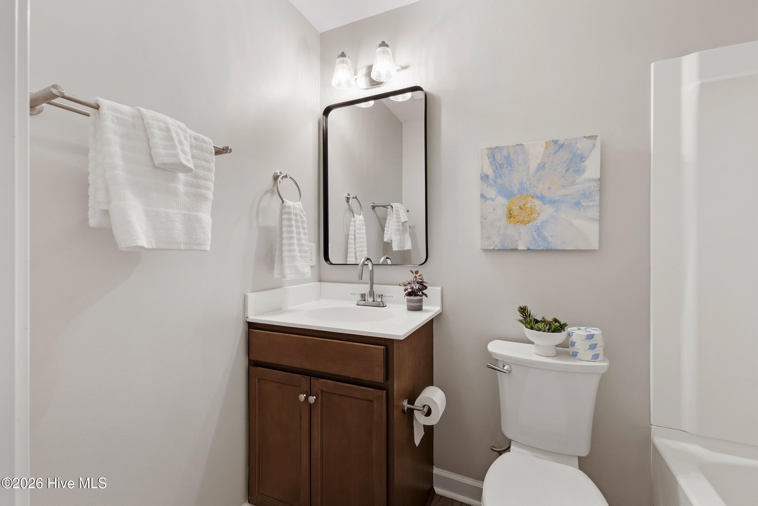 100558693 | Photo 26