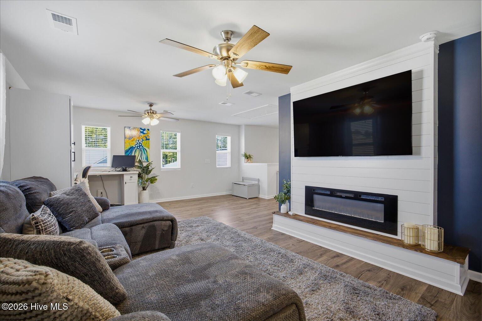 100570565 | Photo 26