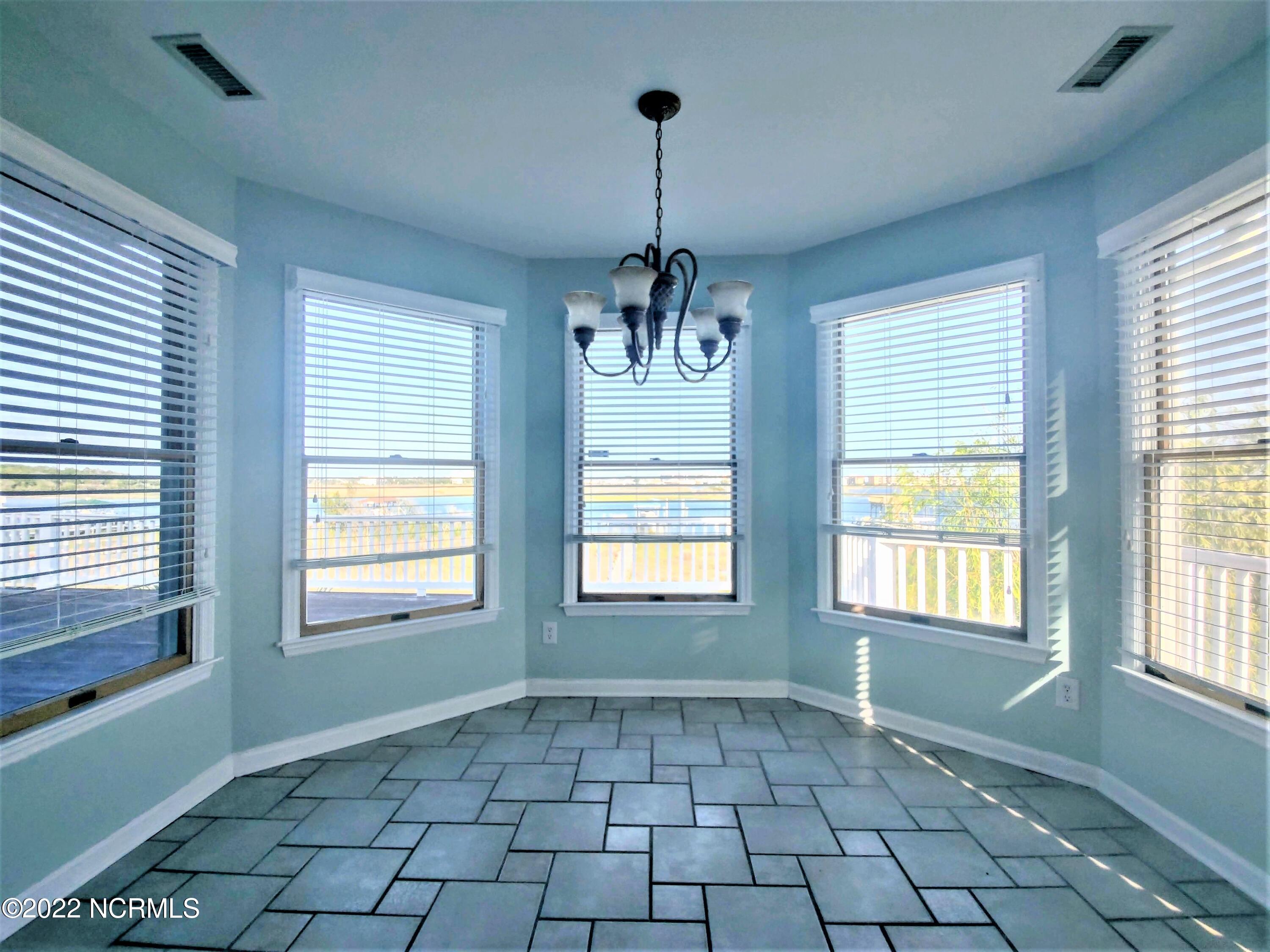 100546832 | Photo 18