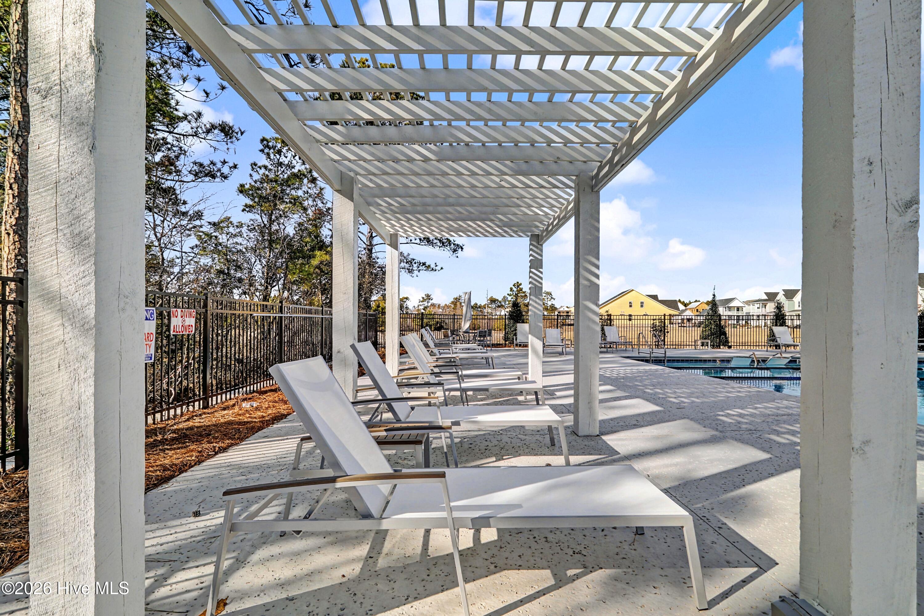 100553259 | Photo 46