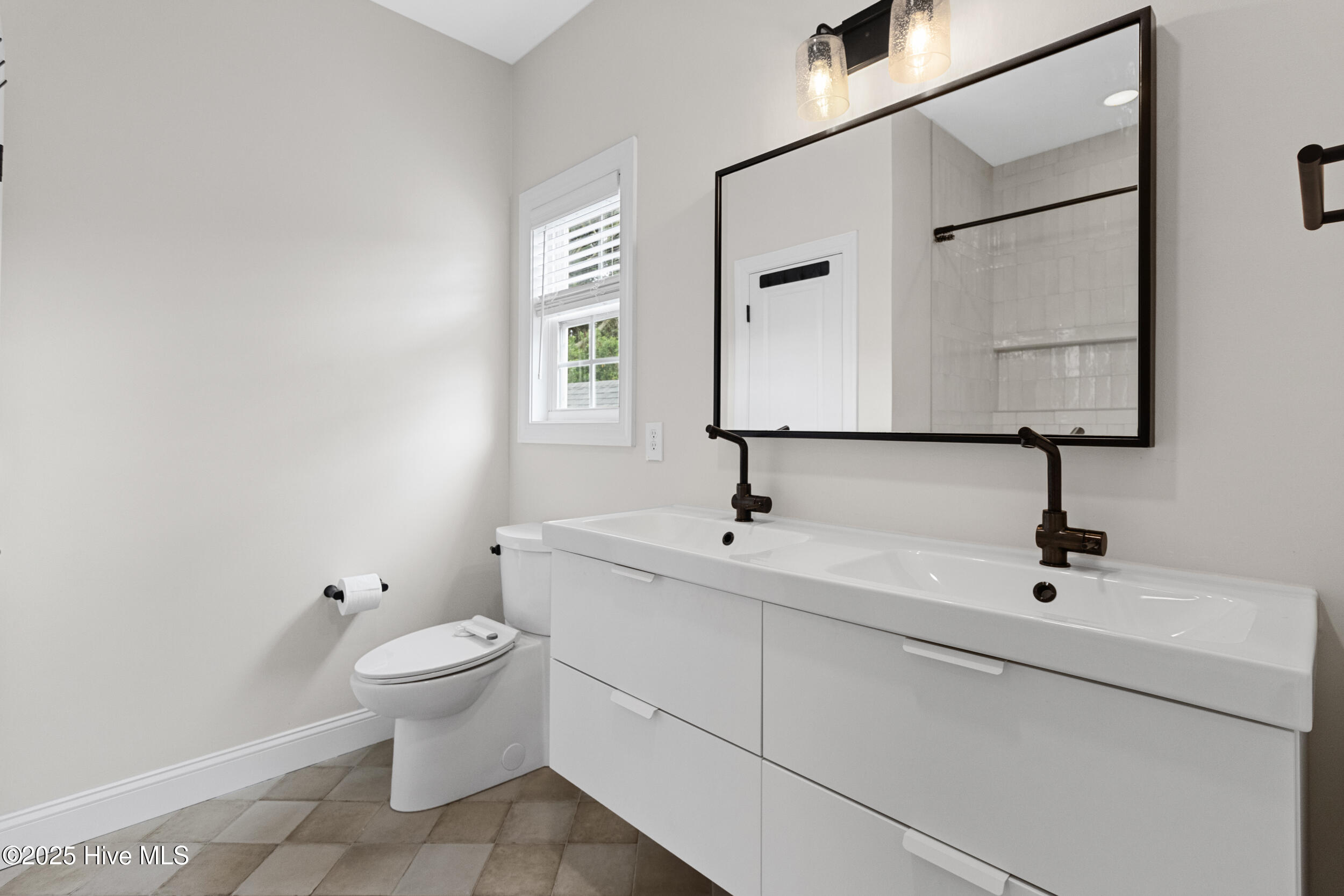 117 S 8th Street, Wilmington, NC 28401 – photo 14: 38_bathroom