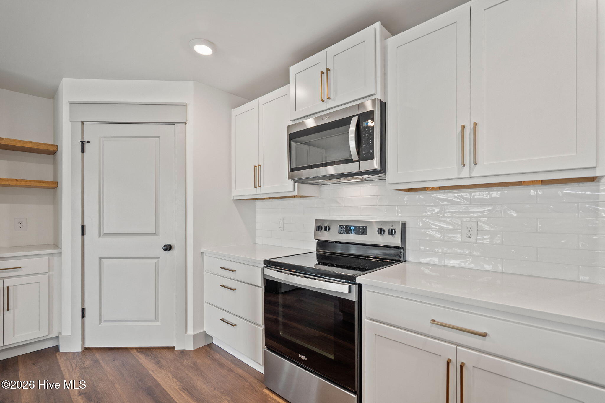 100555657 | Photo 19