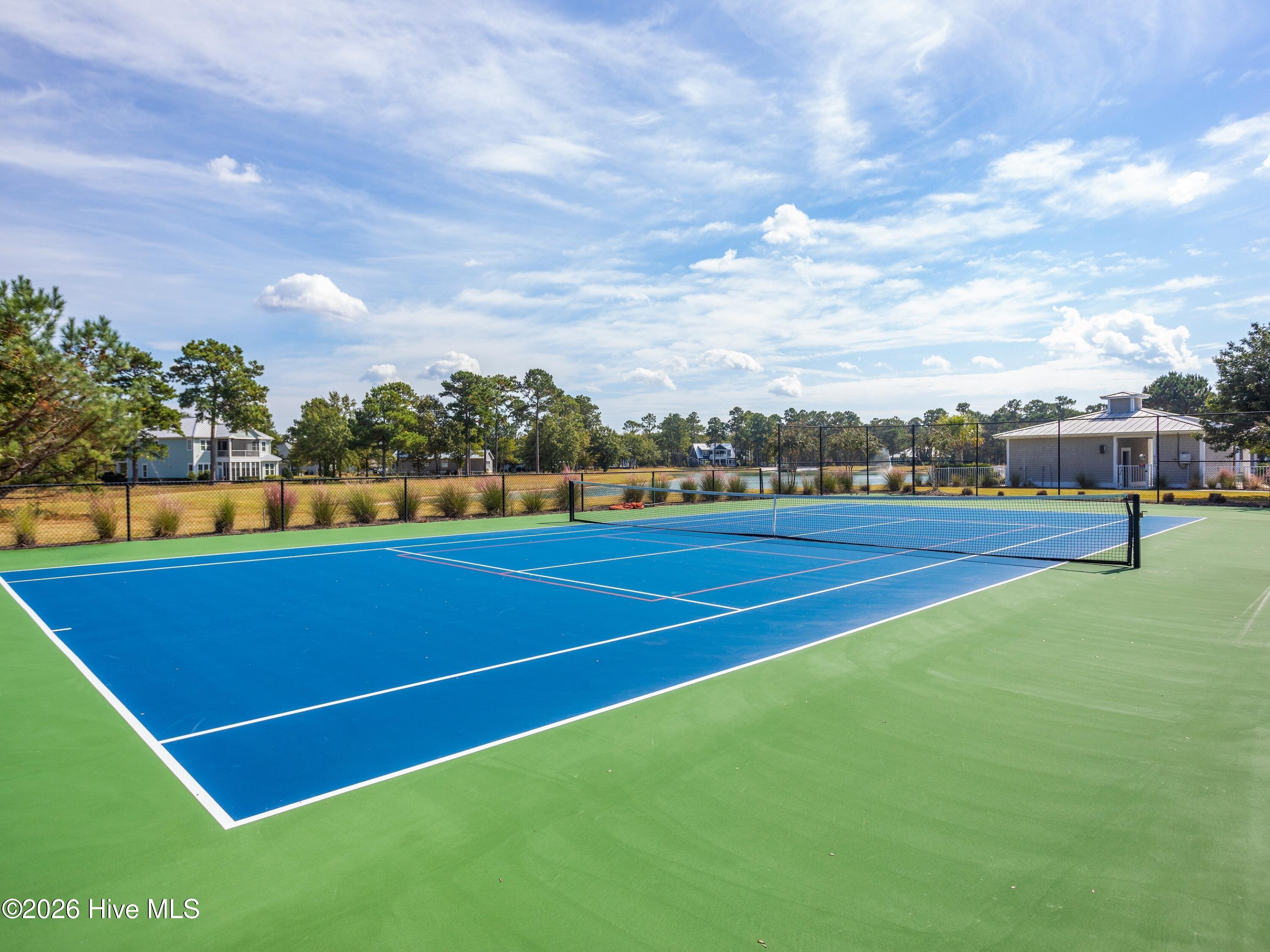 100549820 | Photo 57