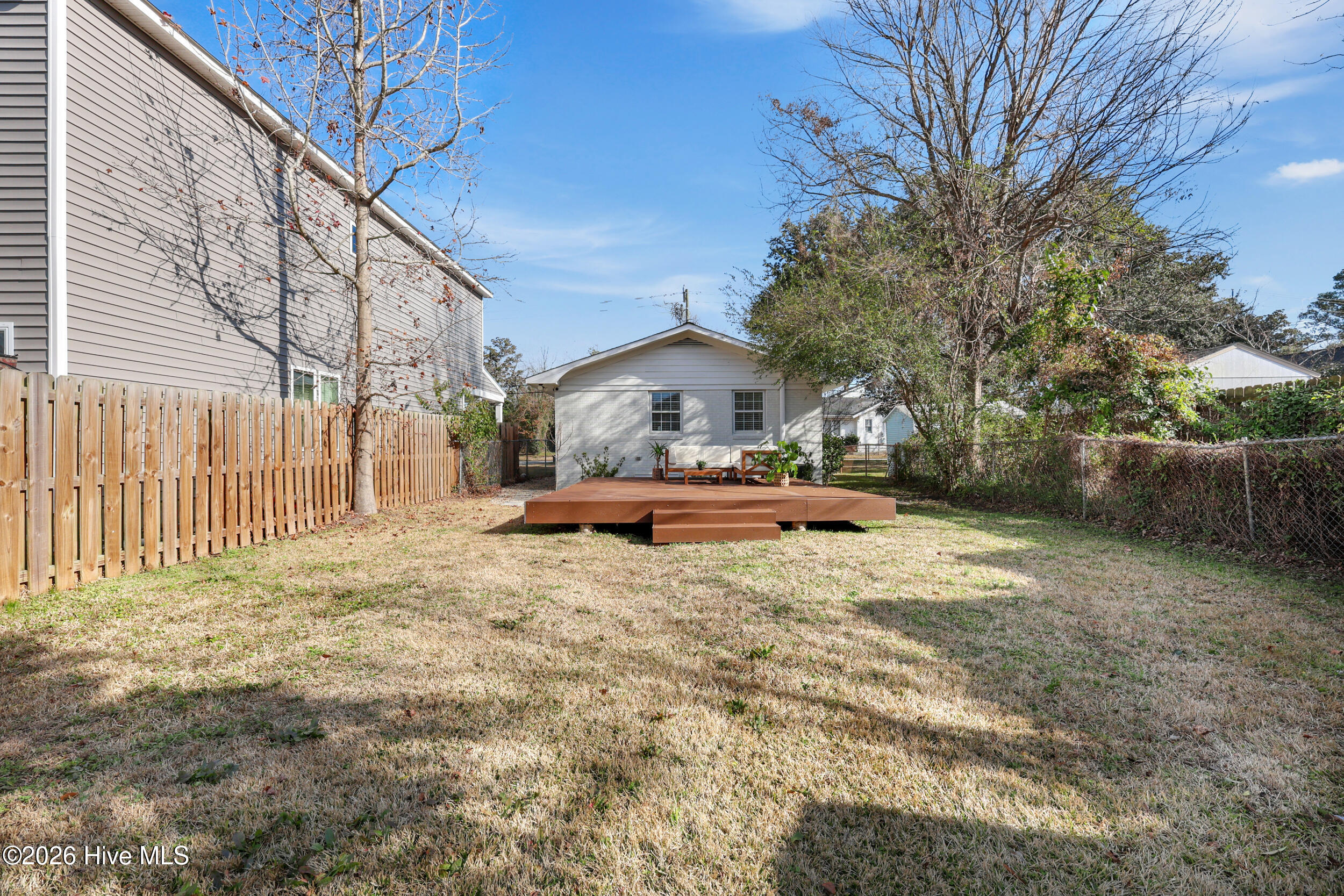 100547874 | Photo 28