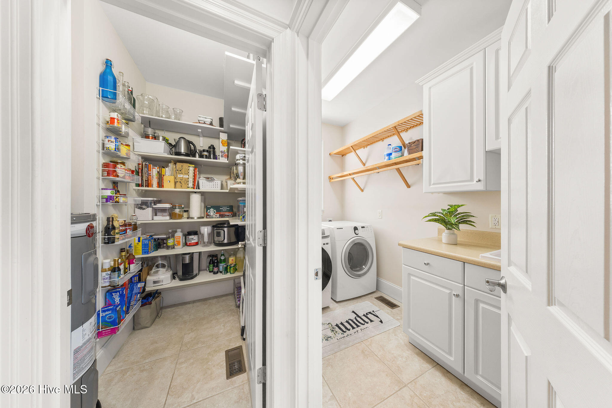 100548095 | Photo 24