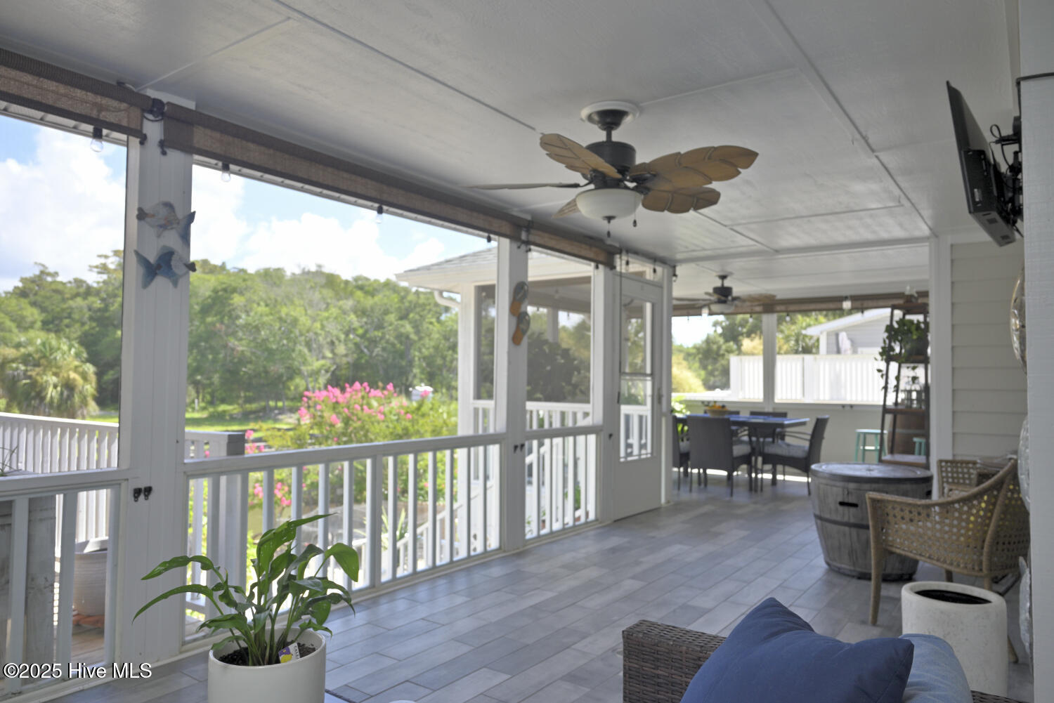 100521954 | Photo 16