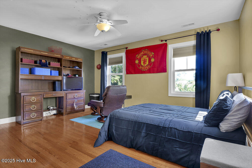 100531667 | Photo 41